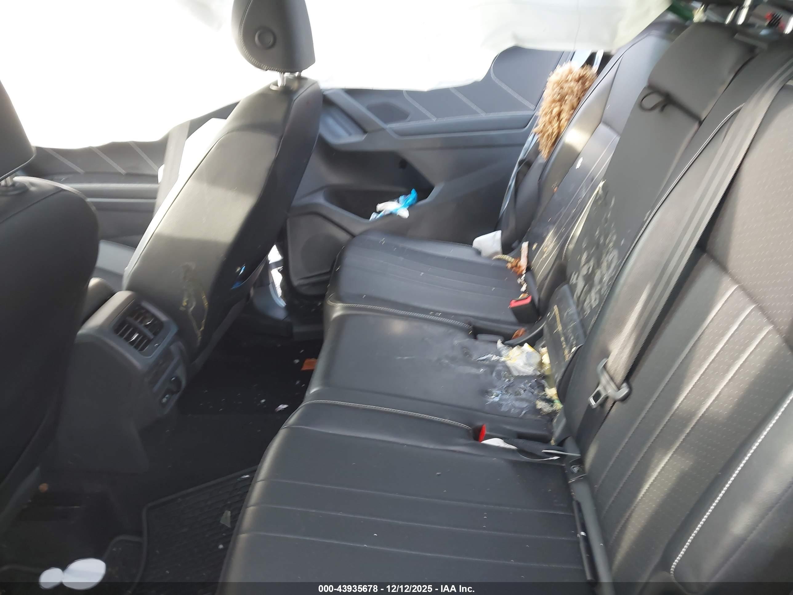 VOLKSWAGEN TIGUAN image 8