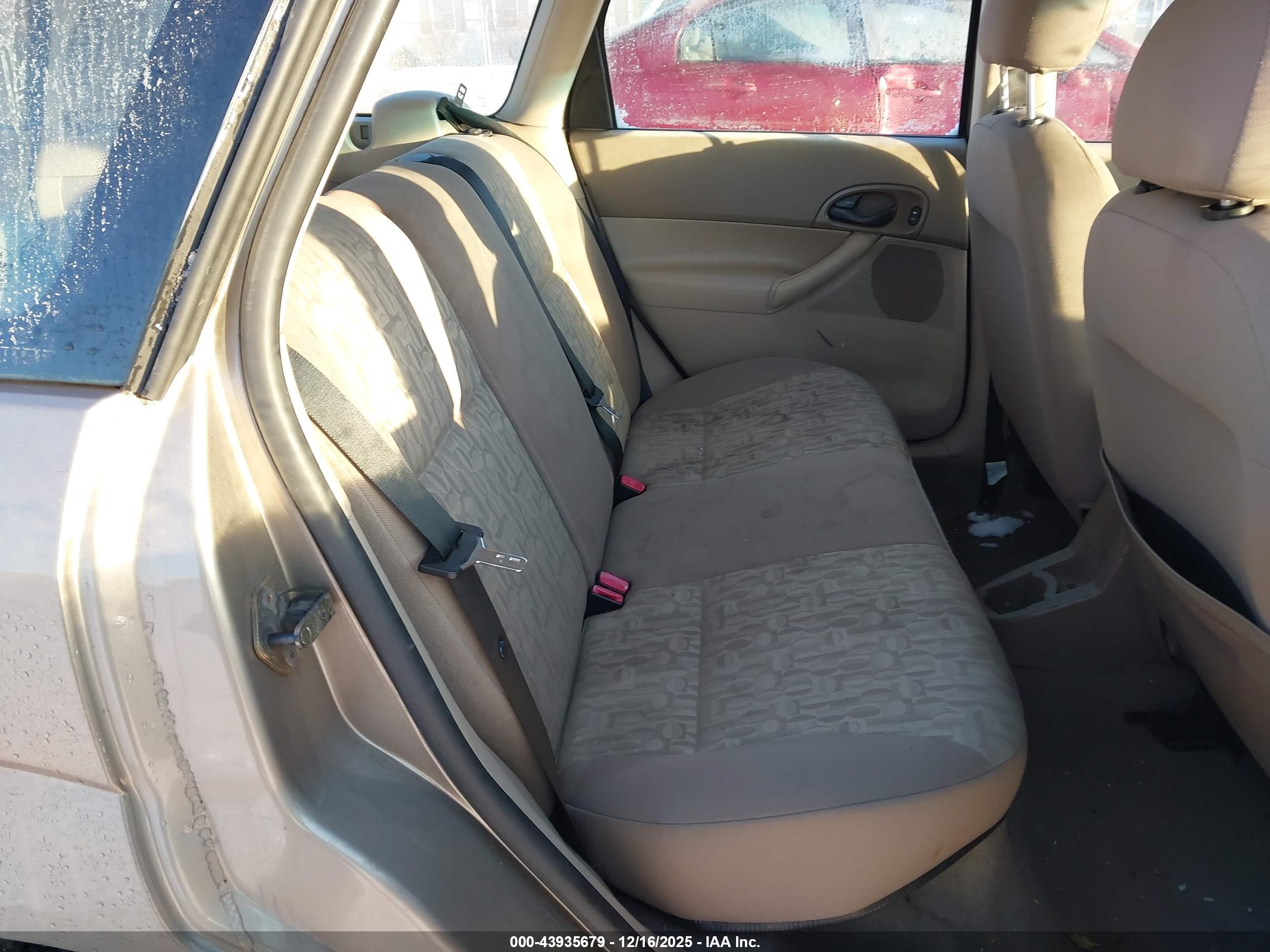 FORD FOCUS image 8