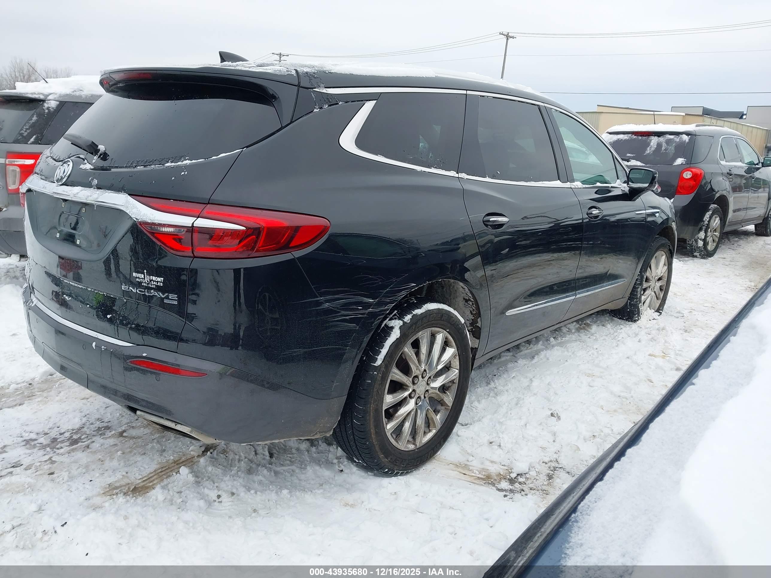 BUICK ENCLAVE image 4