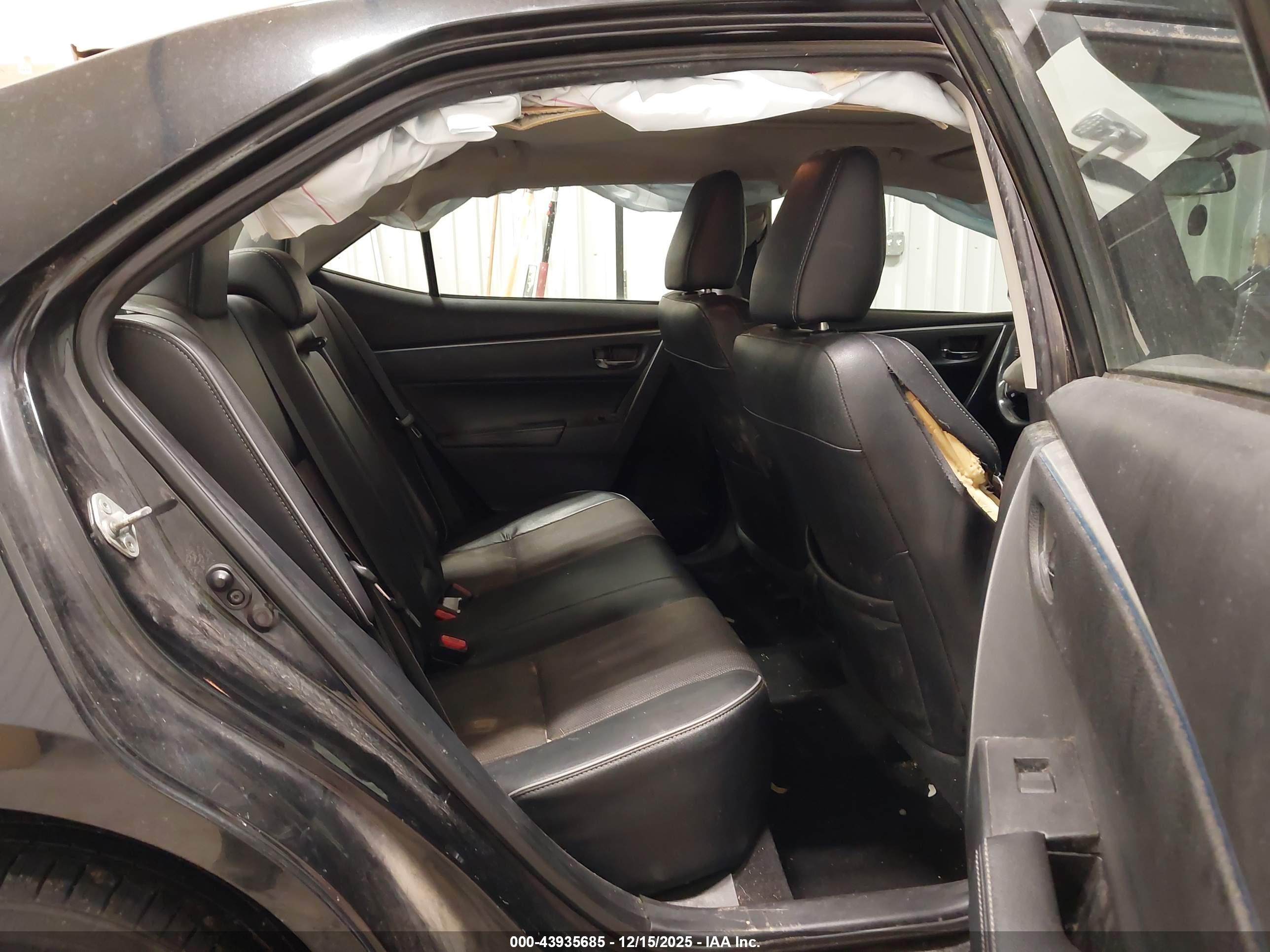 TOYOTA COROLLA image 8