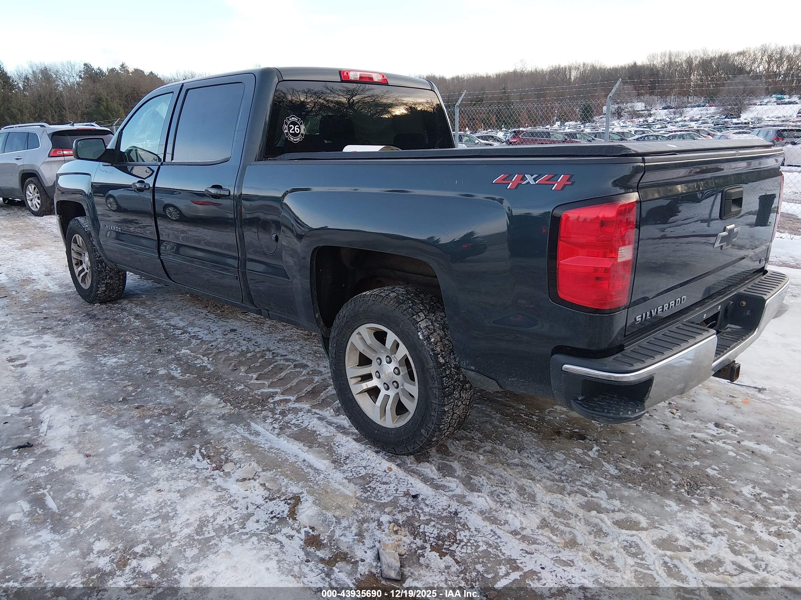 CHEVROLET SILVERADO image 3