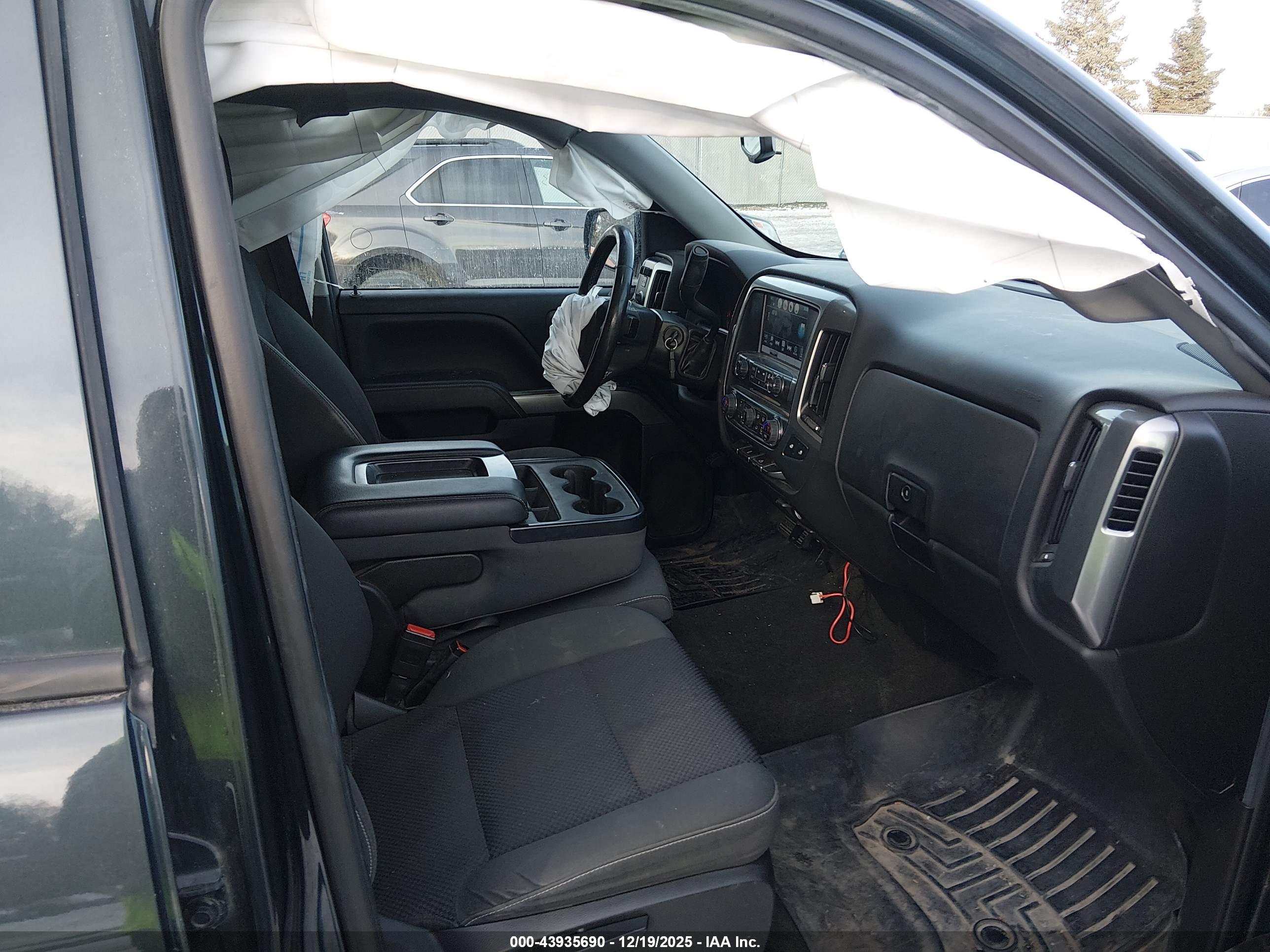 CHEVROLET SILVERADO image 5