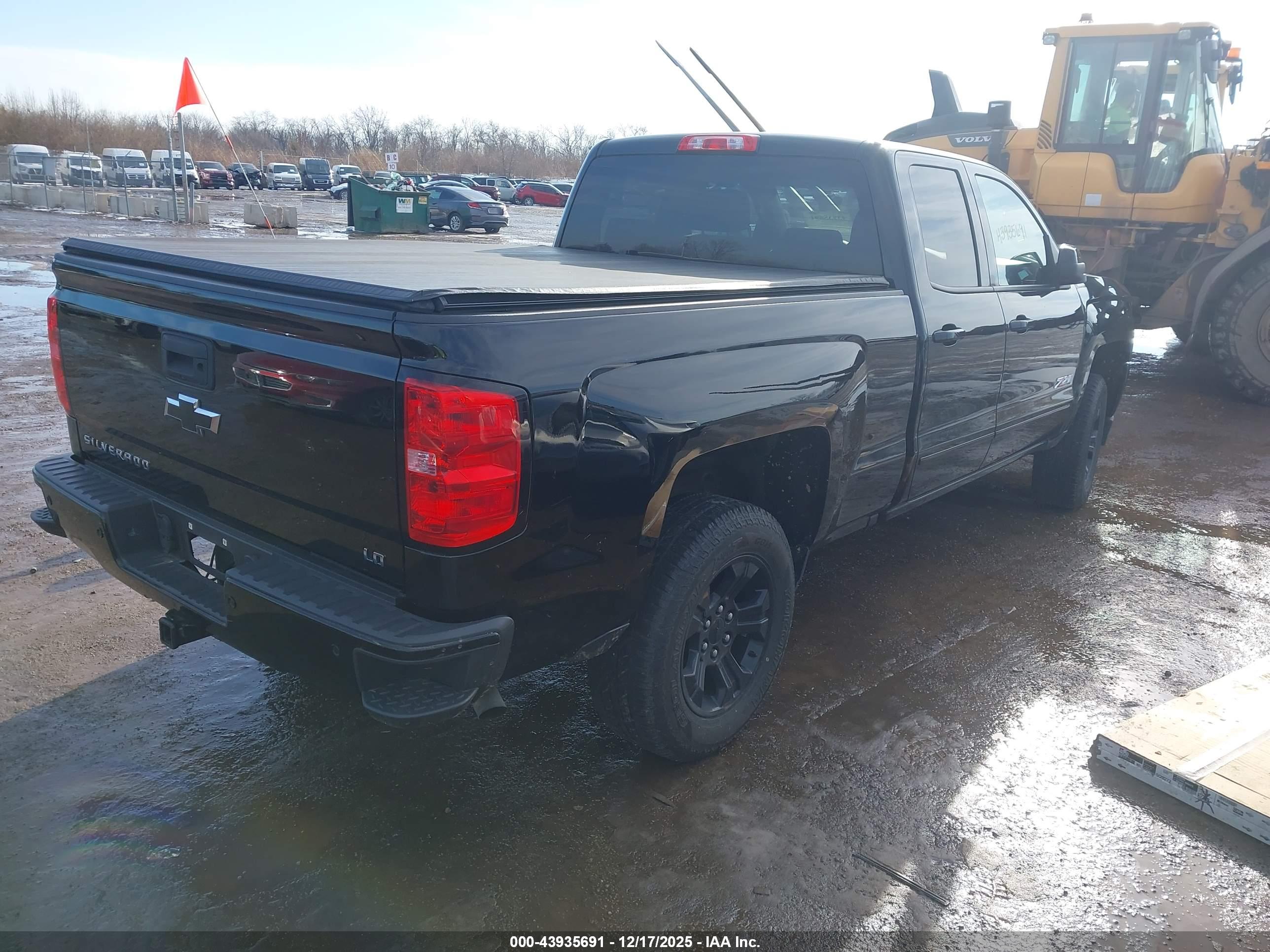 CHEVROLET SILVERADO image 4