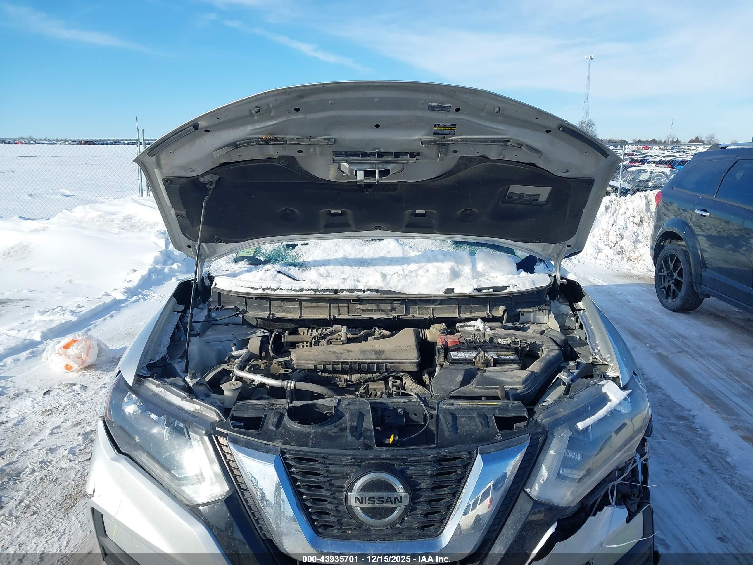 NISSAN ROGUE image 10