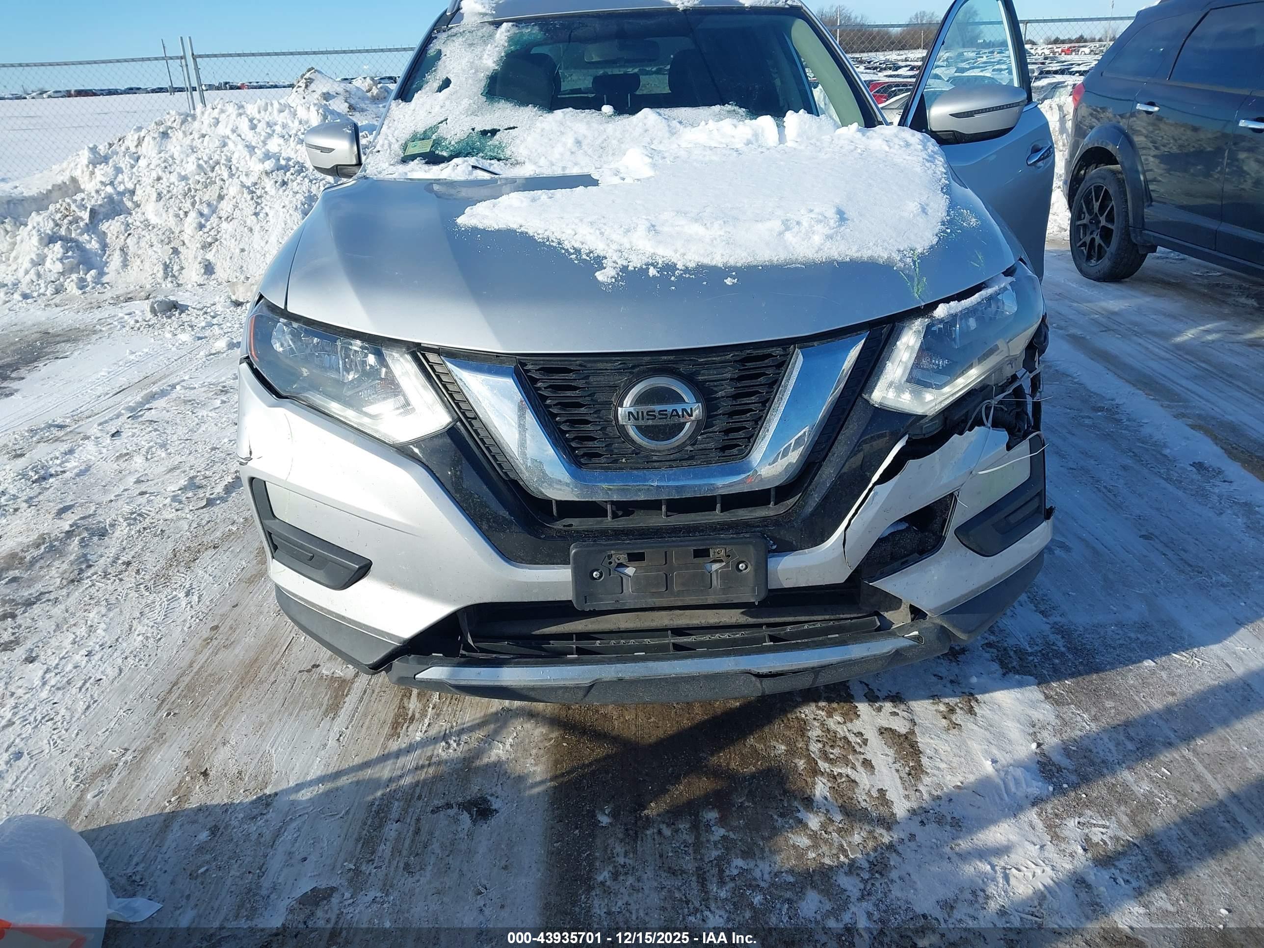 NISSAN ROGUE image 6