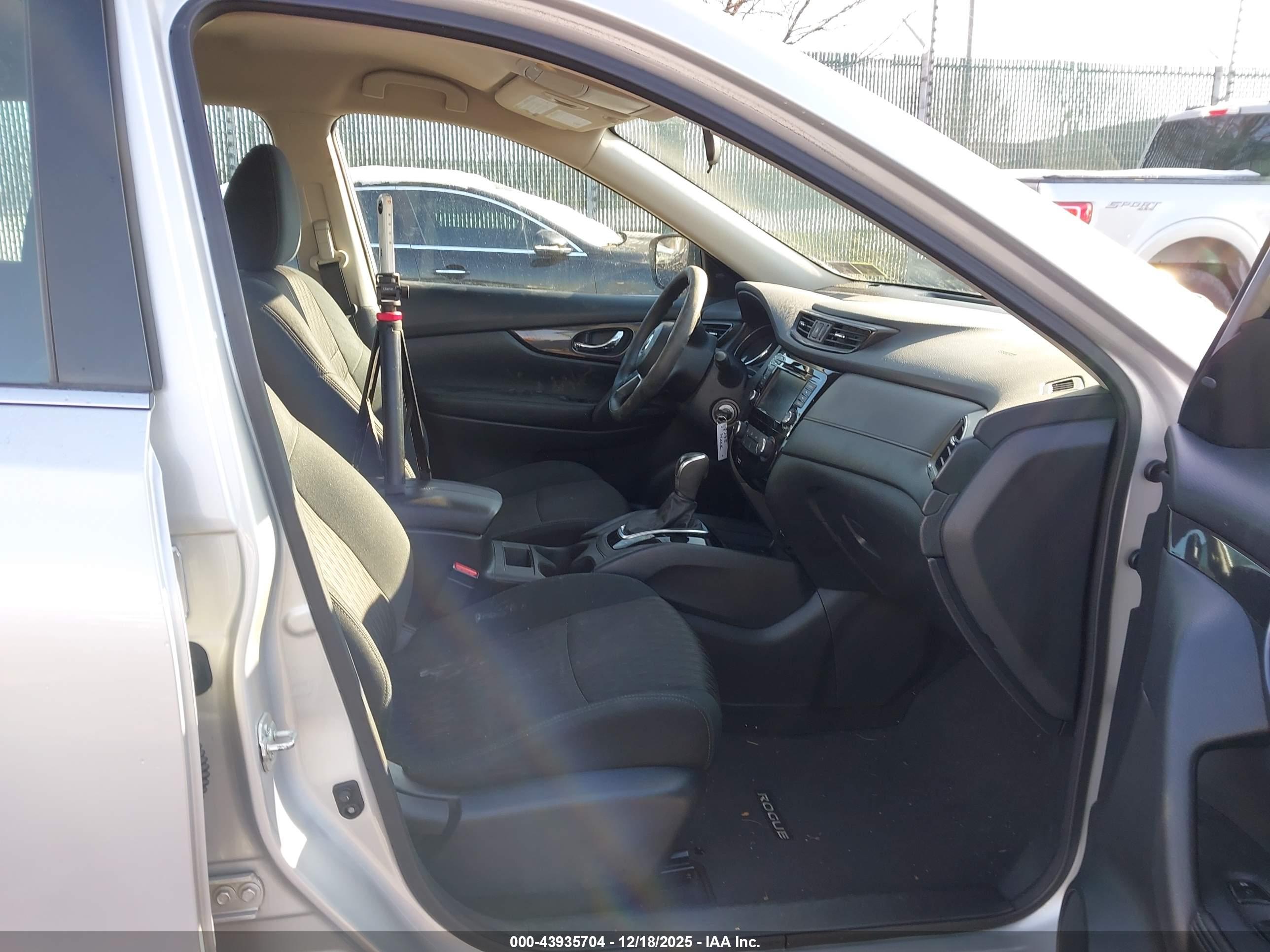 NISSAN ROGUE image 5