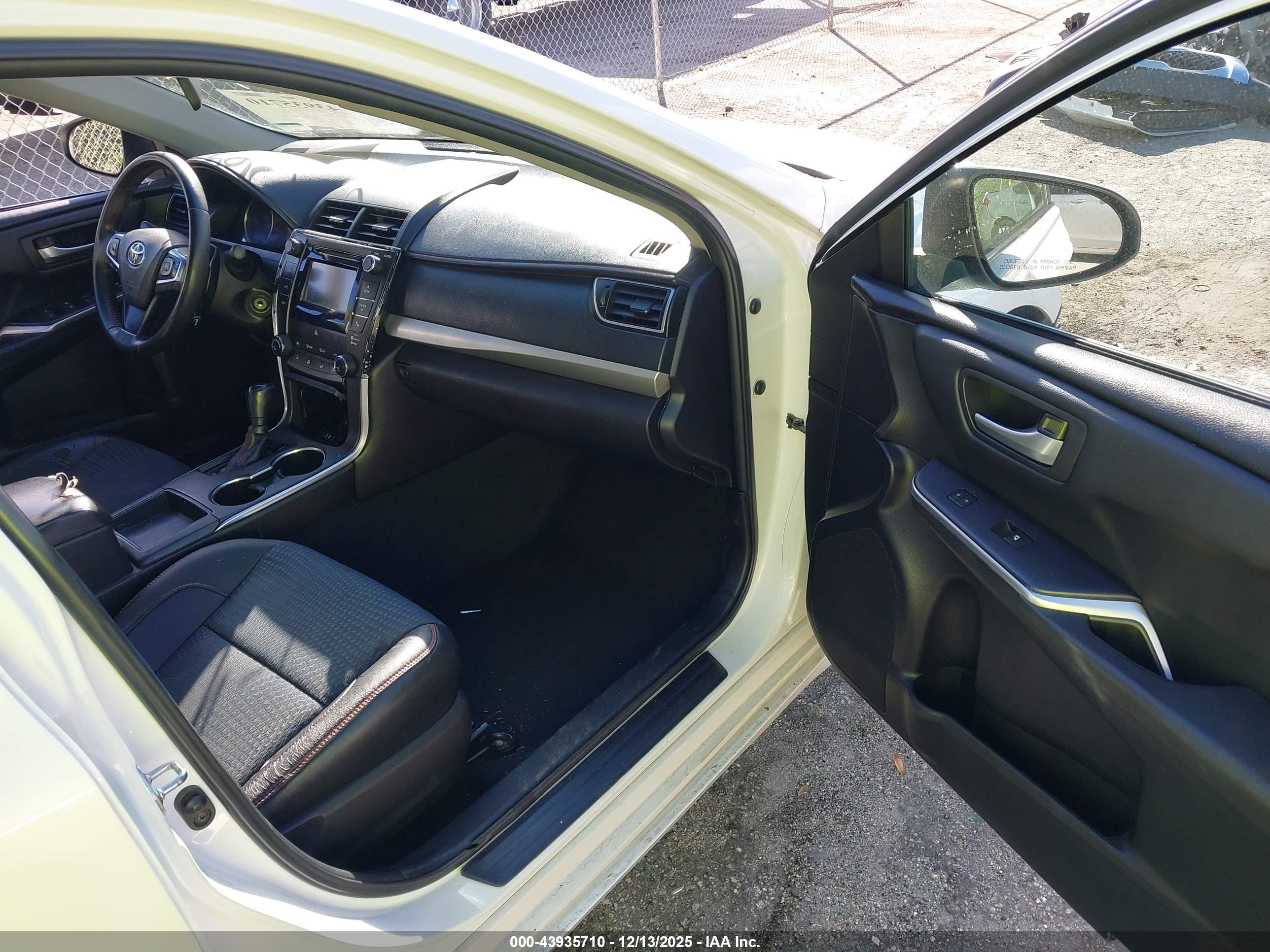 TOYOTA CAMRY image 5