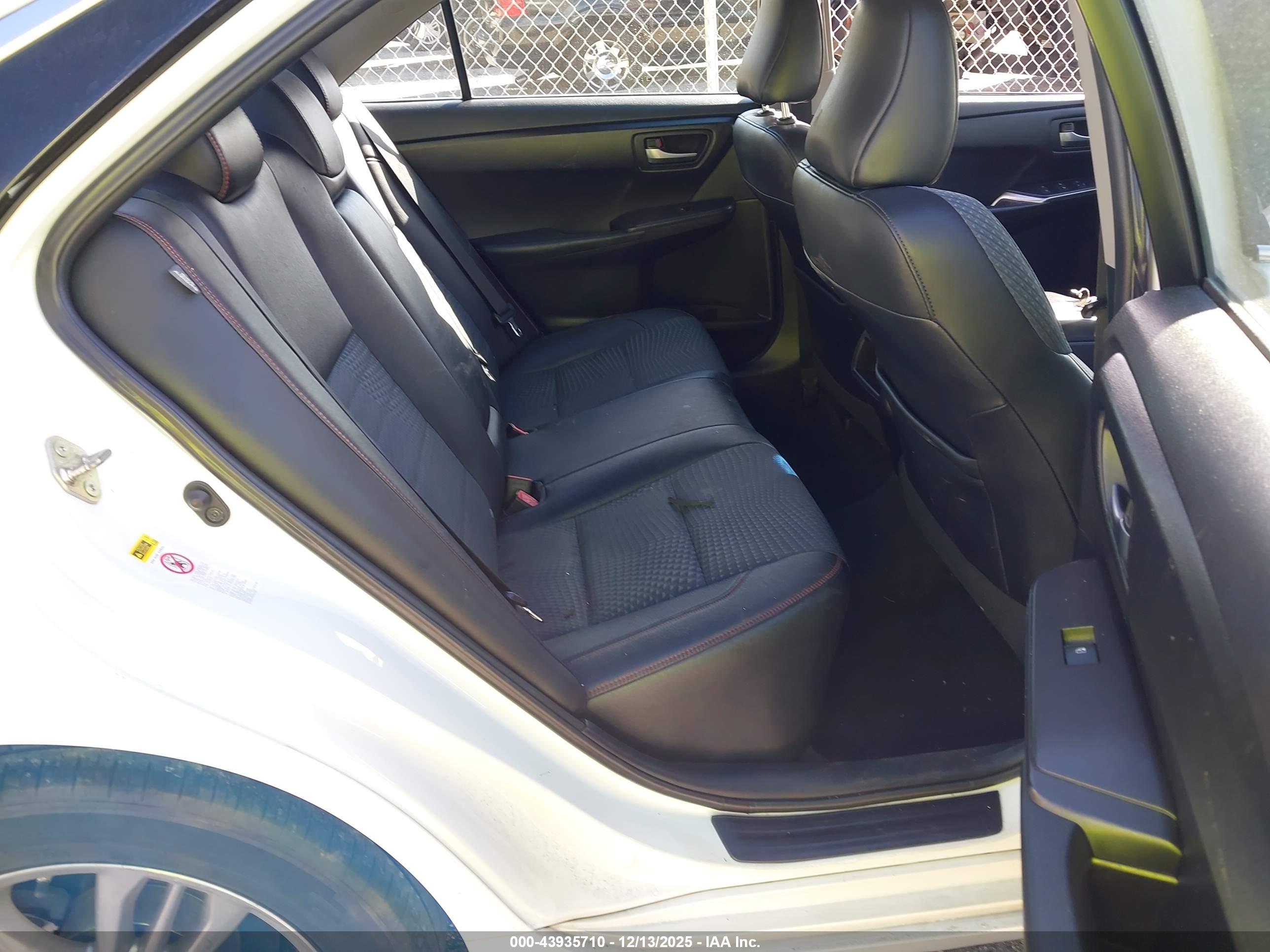 TOYOTA CAMRY image 8