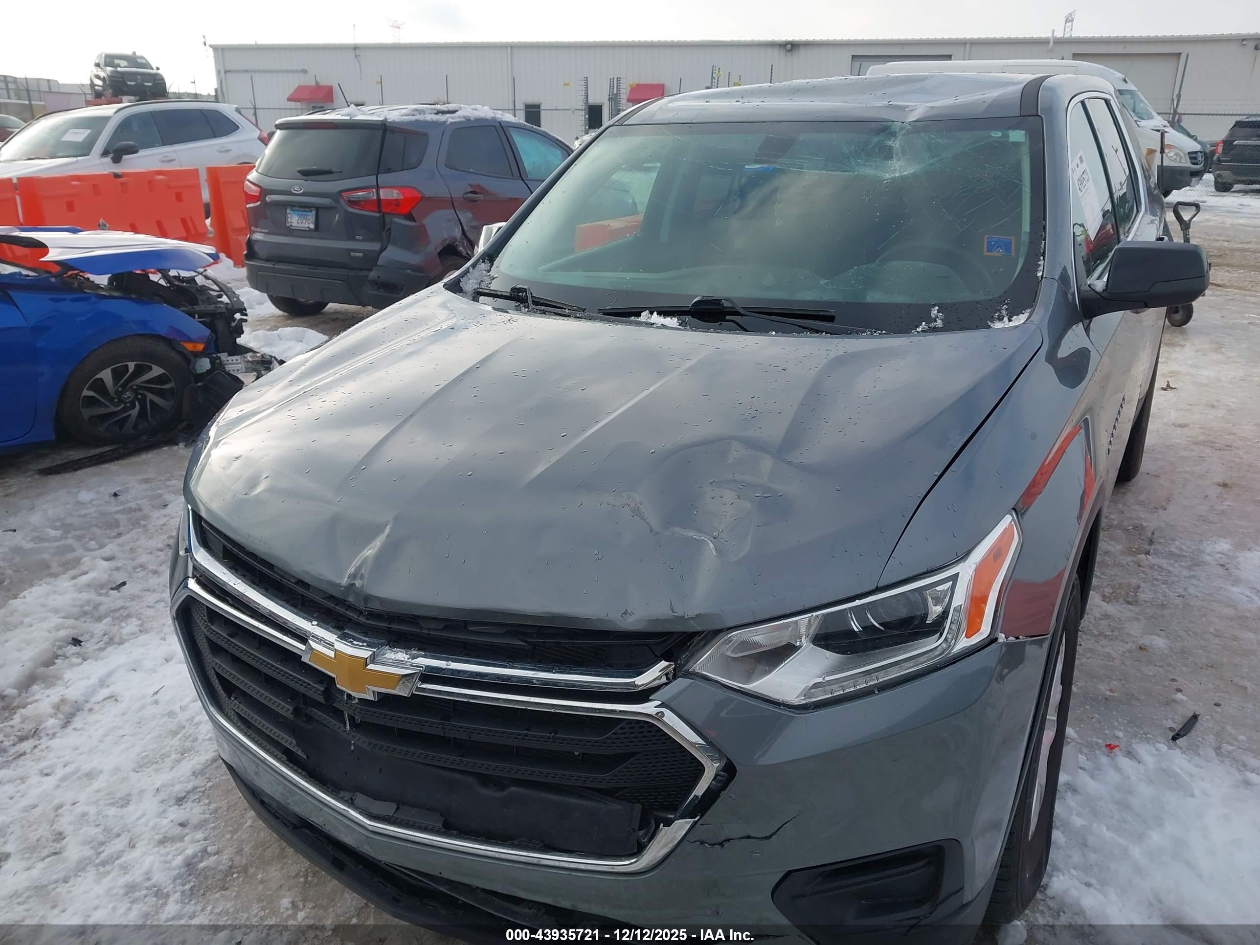 CHEVROLET TRAVERSE image 6