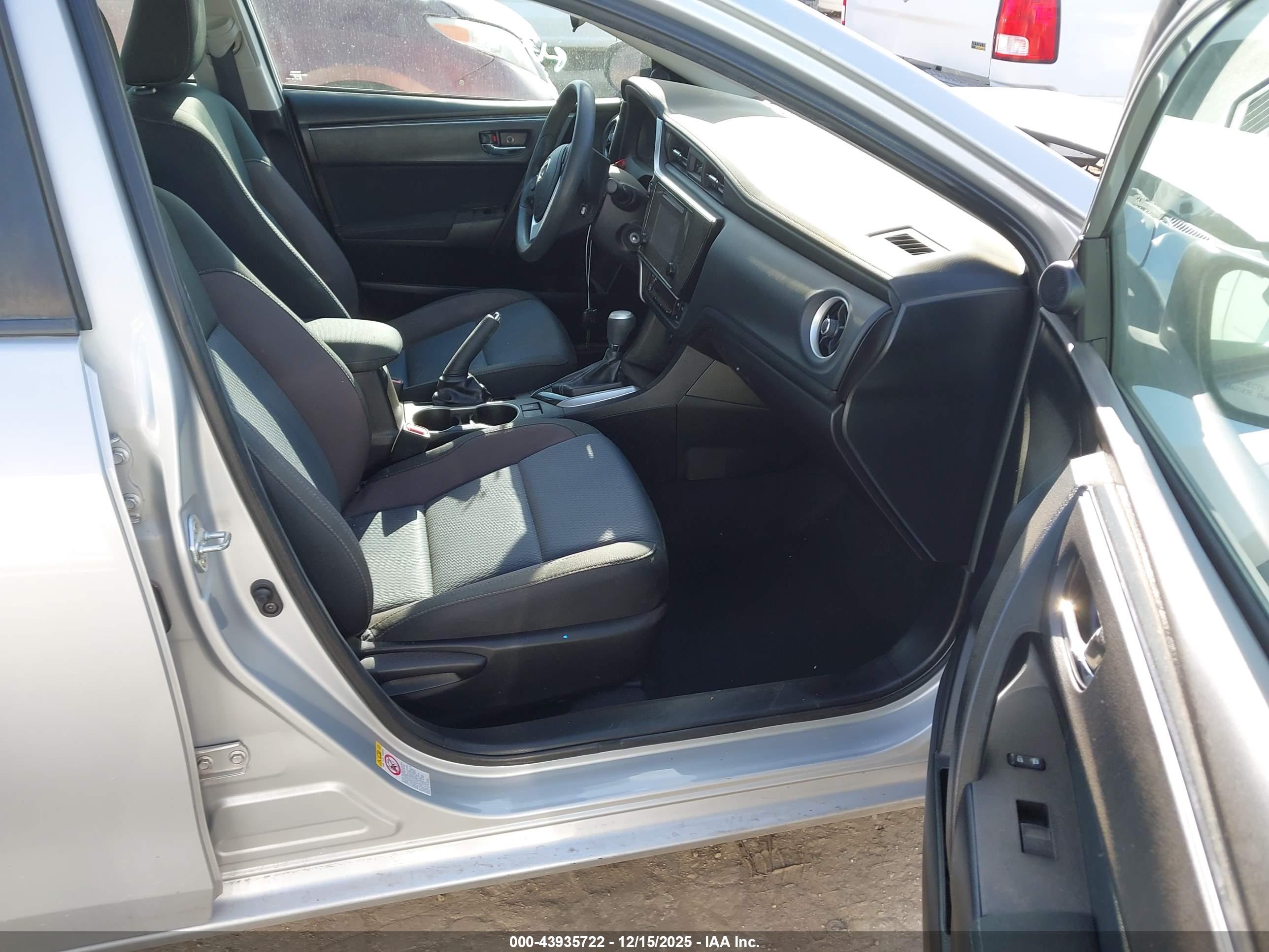 TOYOTA COROLLA image 5