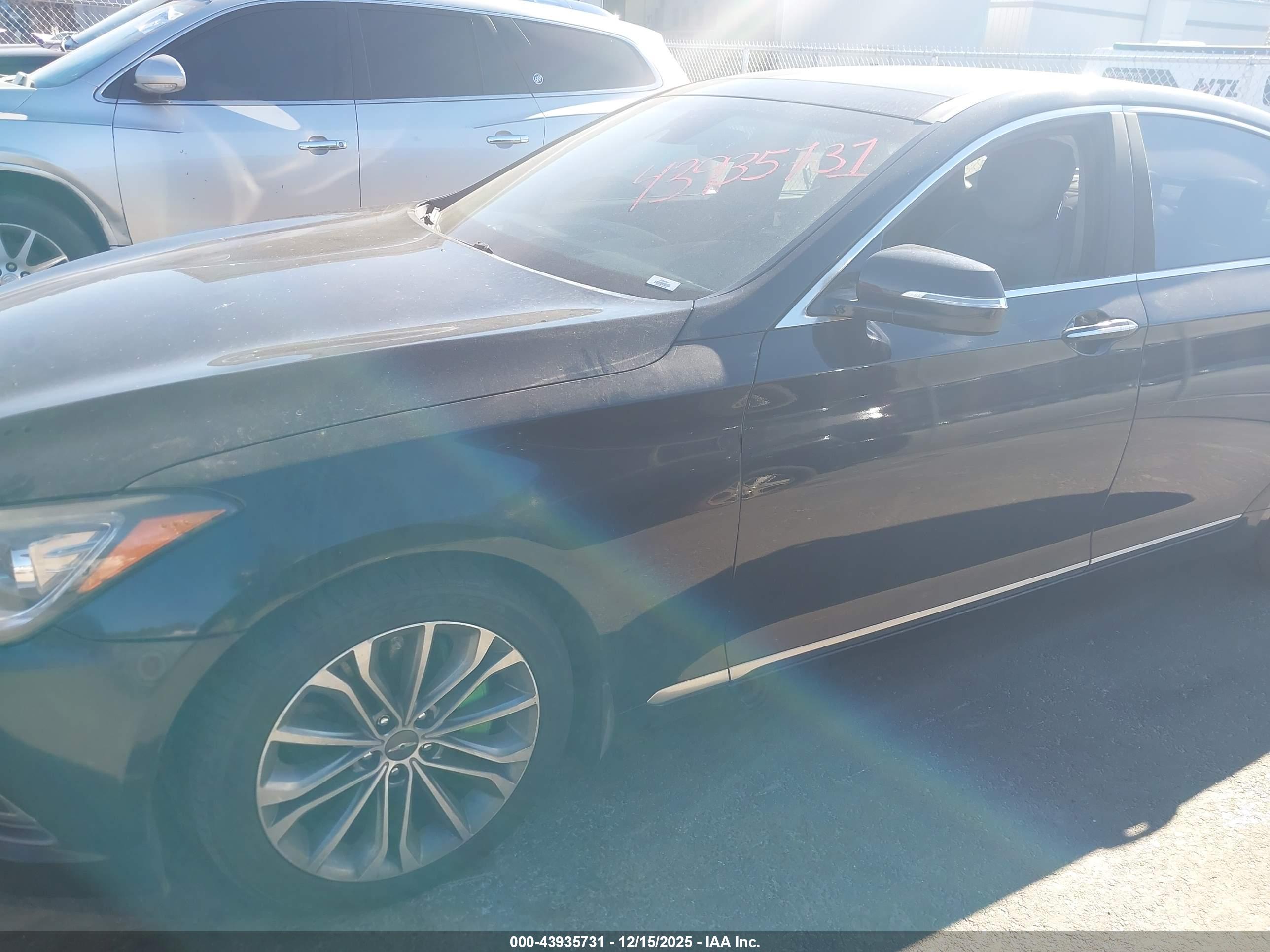 HYUNDAI GENESIS image 6