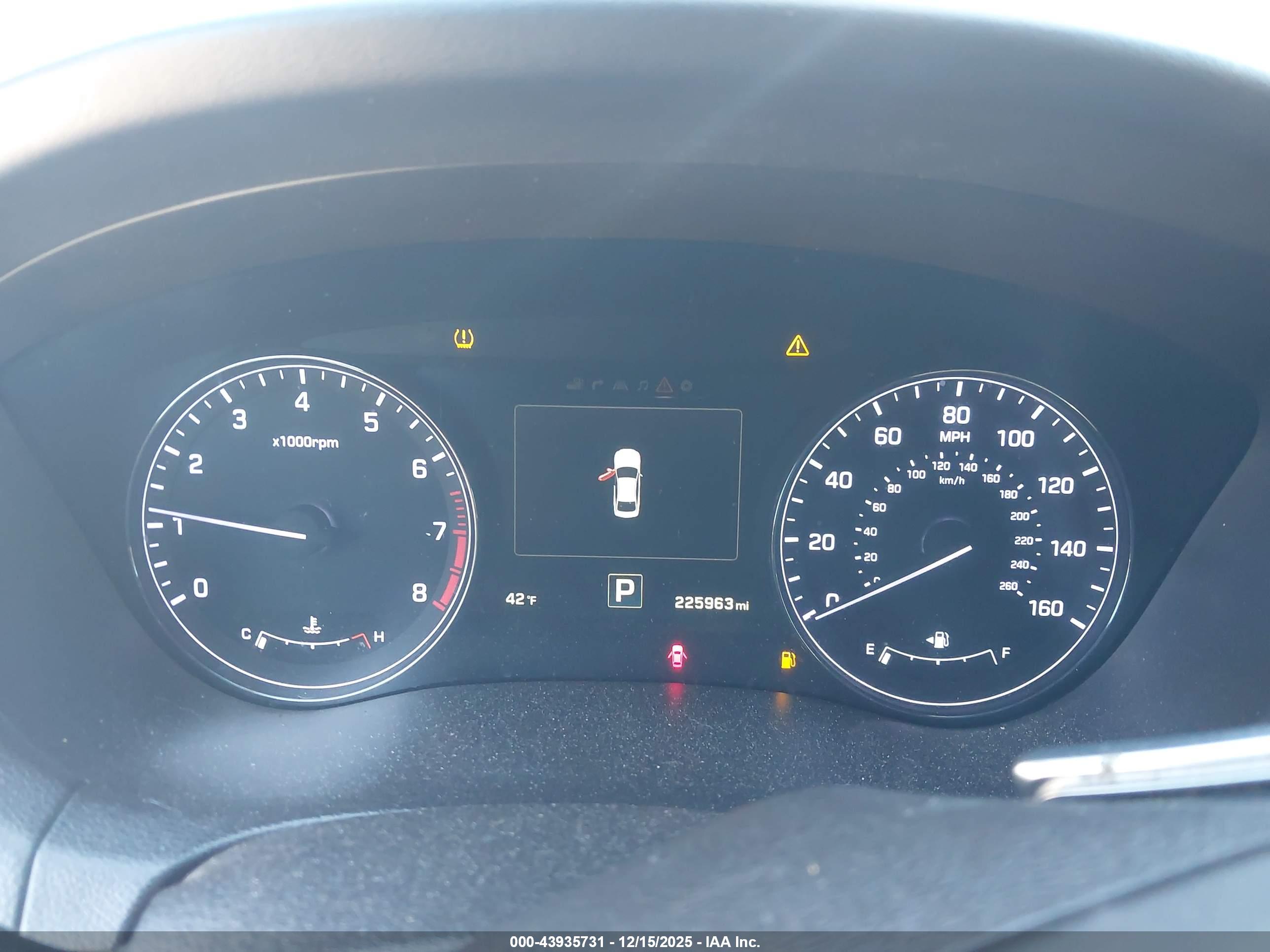 HYUNDAI GENESIS image 7