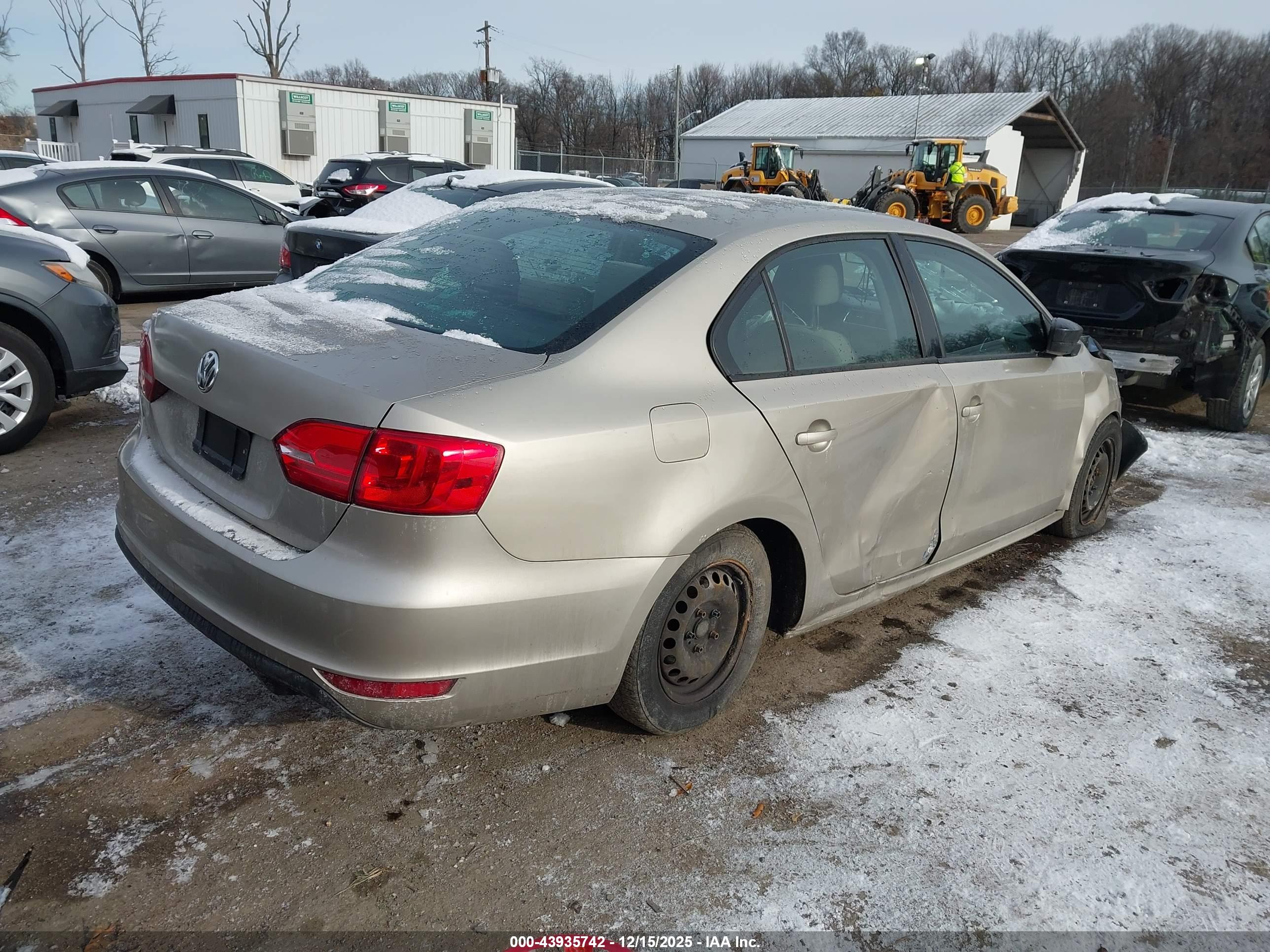 VOLKSWAGEN JETTA image 4