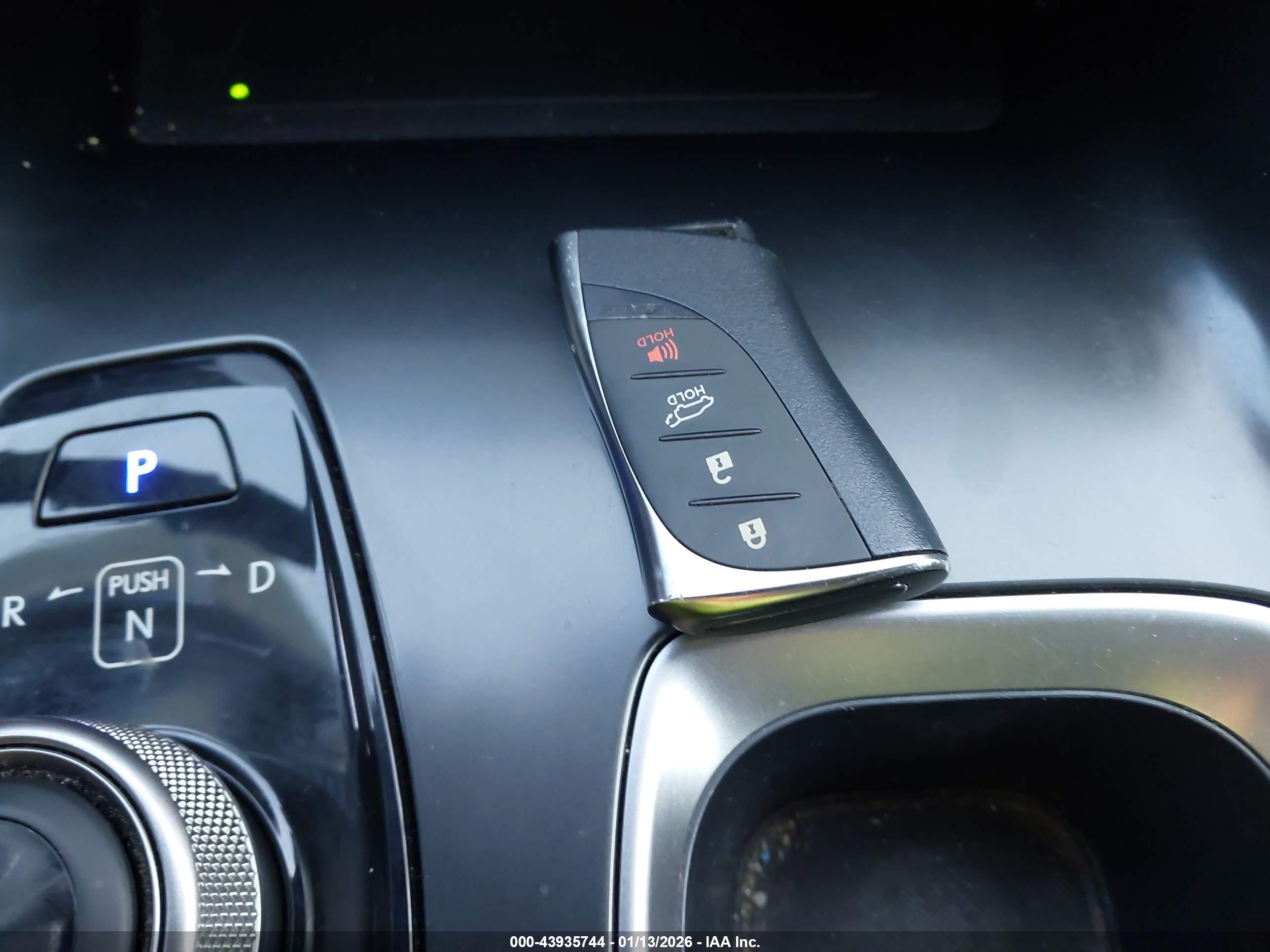 LEXUS RZ image 11
