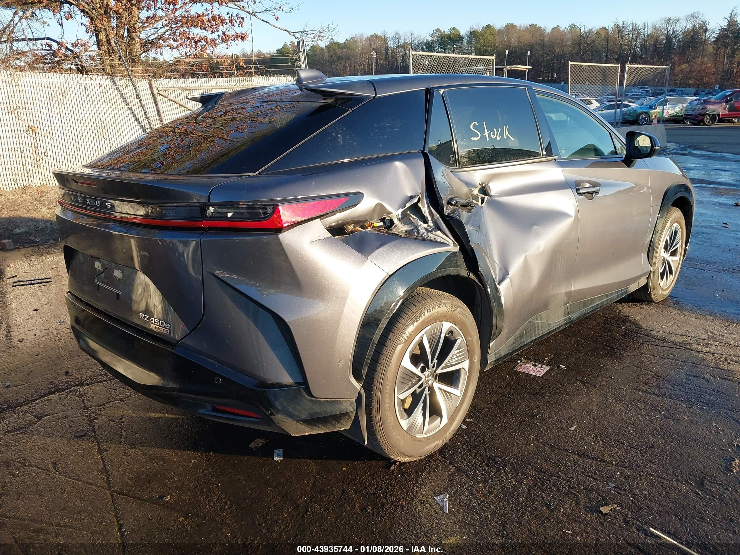 LEXUS RZ image 4