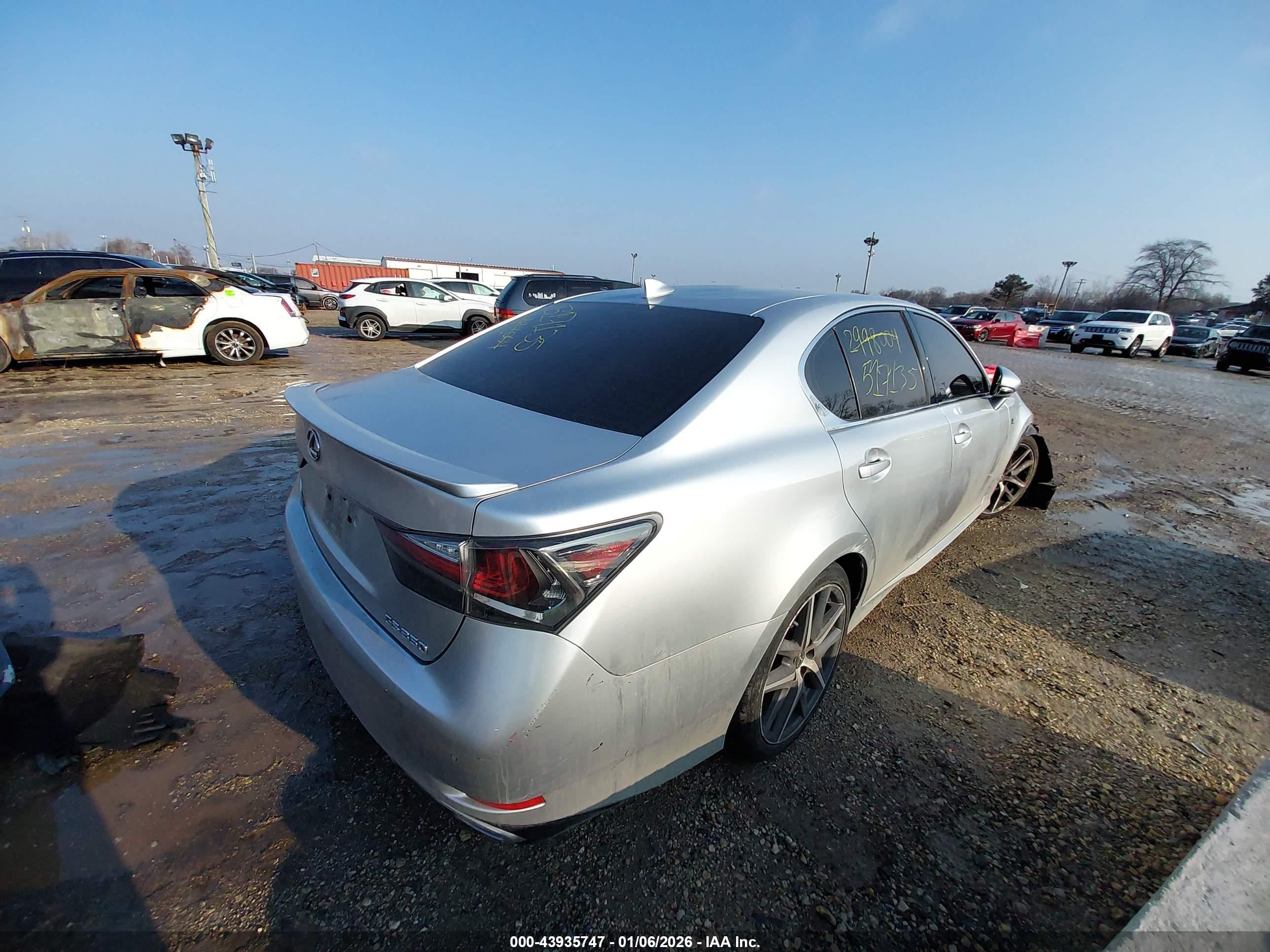 LEXUS GS image 4