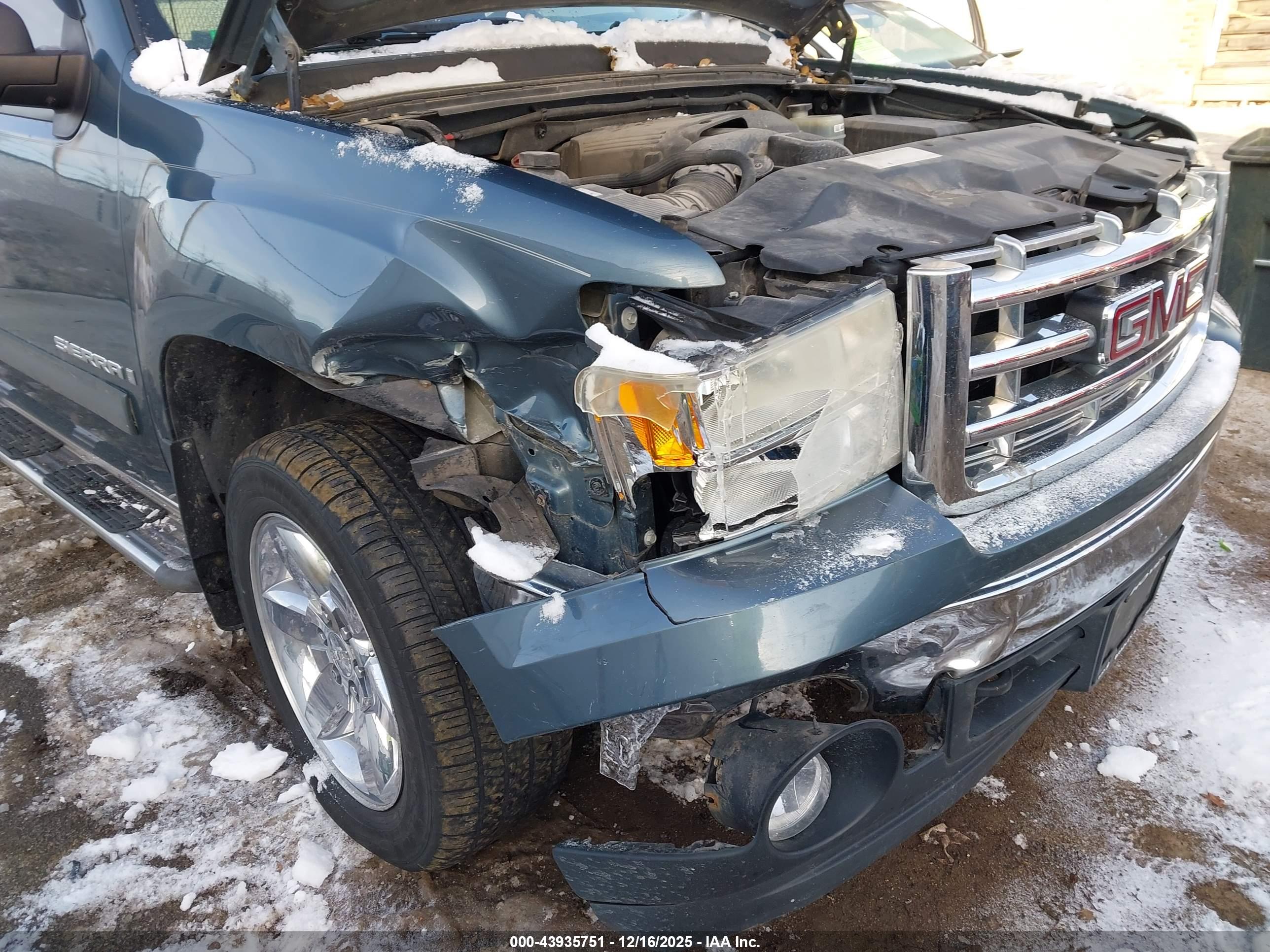 GMC SIERRA image 6