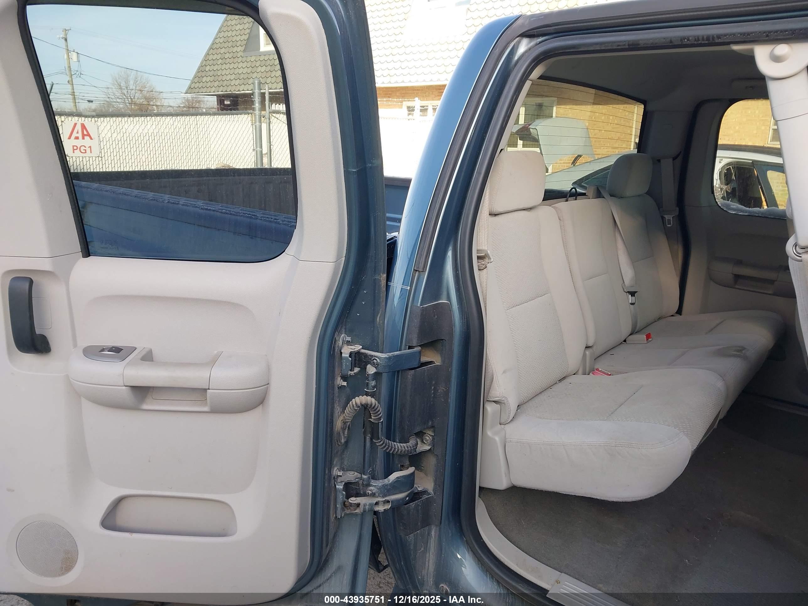 GMC SIERRA image 8