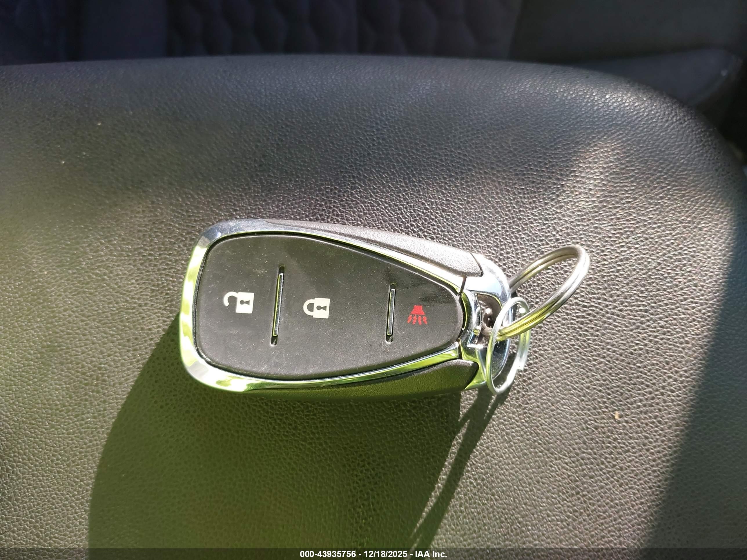 CHEVROLET EQUINOX image 11
