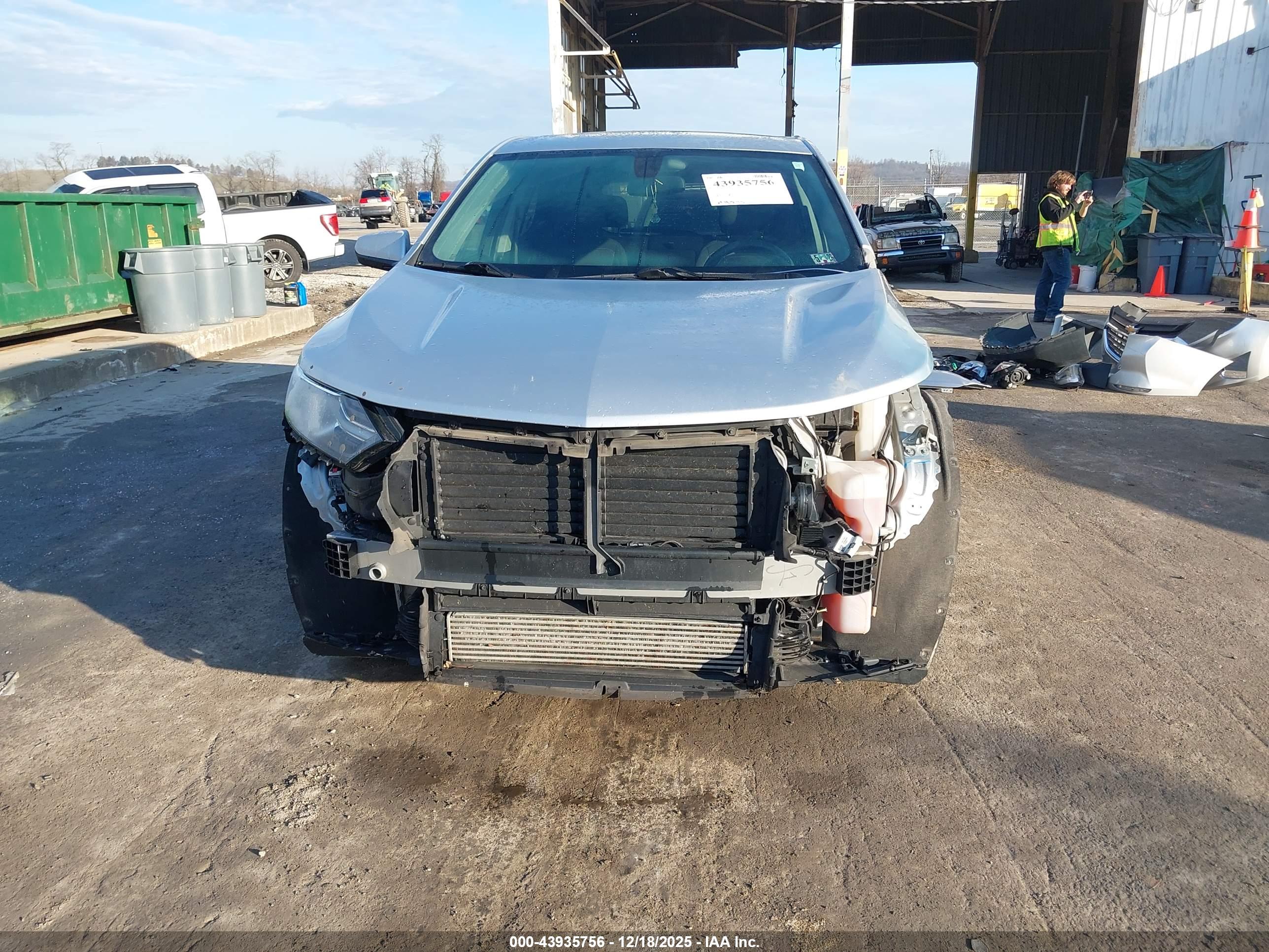 CHEVROLET EQUINOX image 6