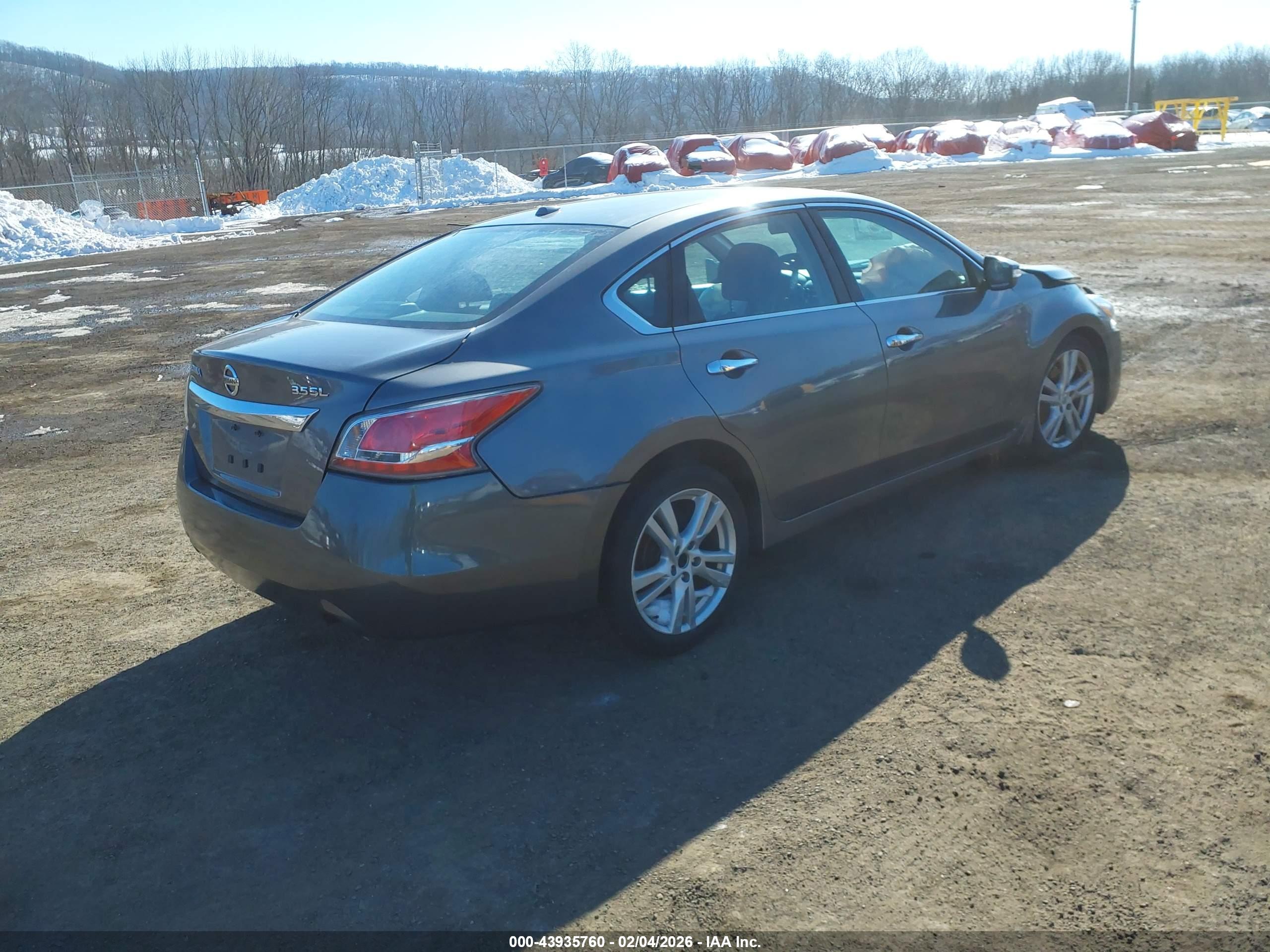 NISSAN ALTIMA image 4