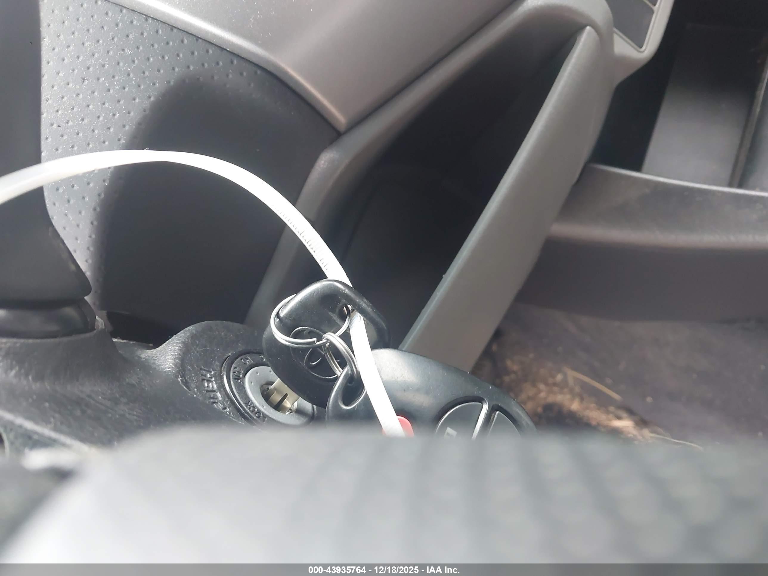 TOYOTA TACOMA image 11