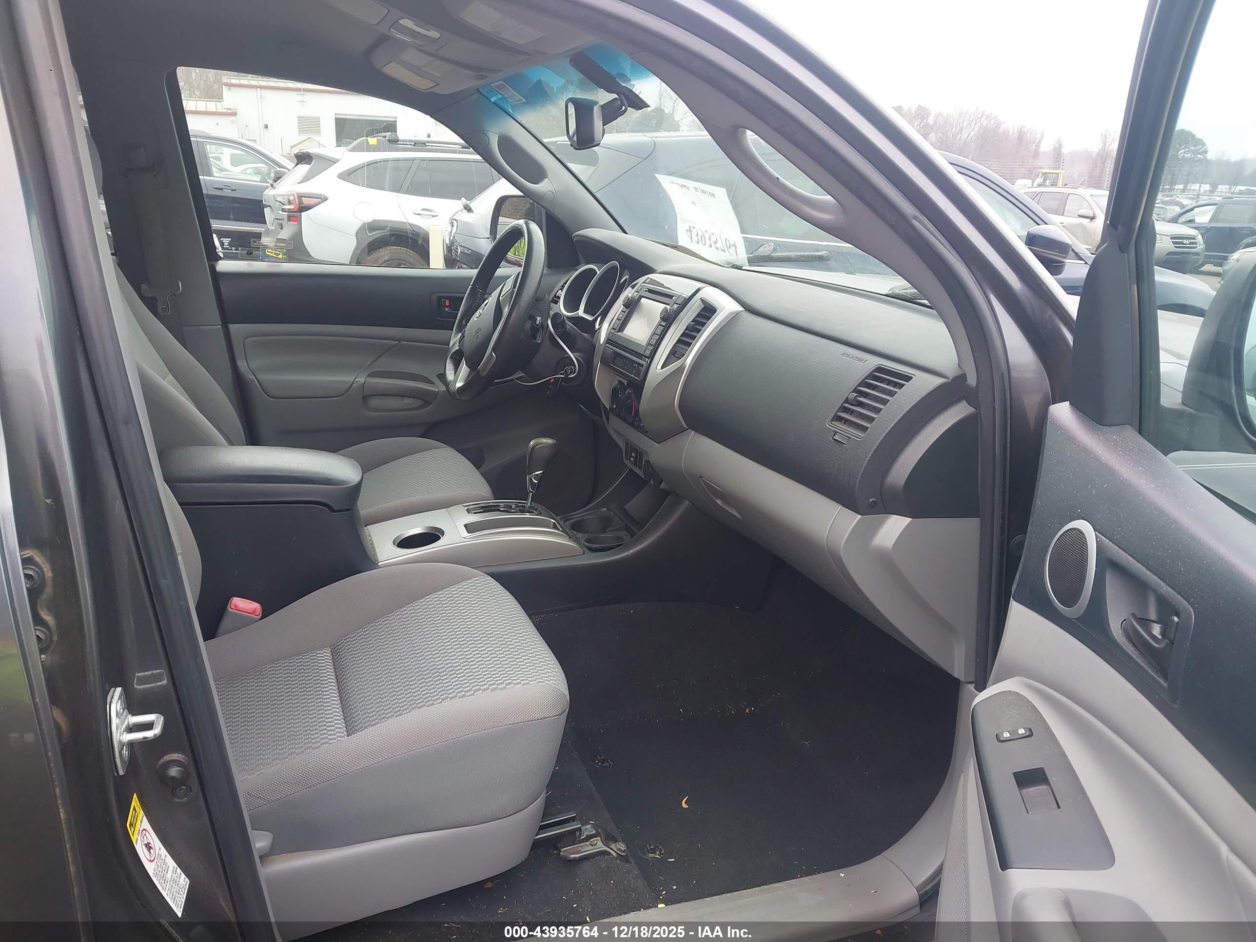 TOYOTA TACOMA image 5