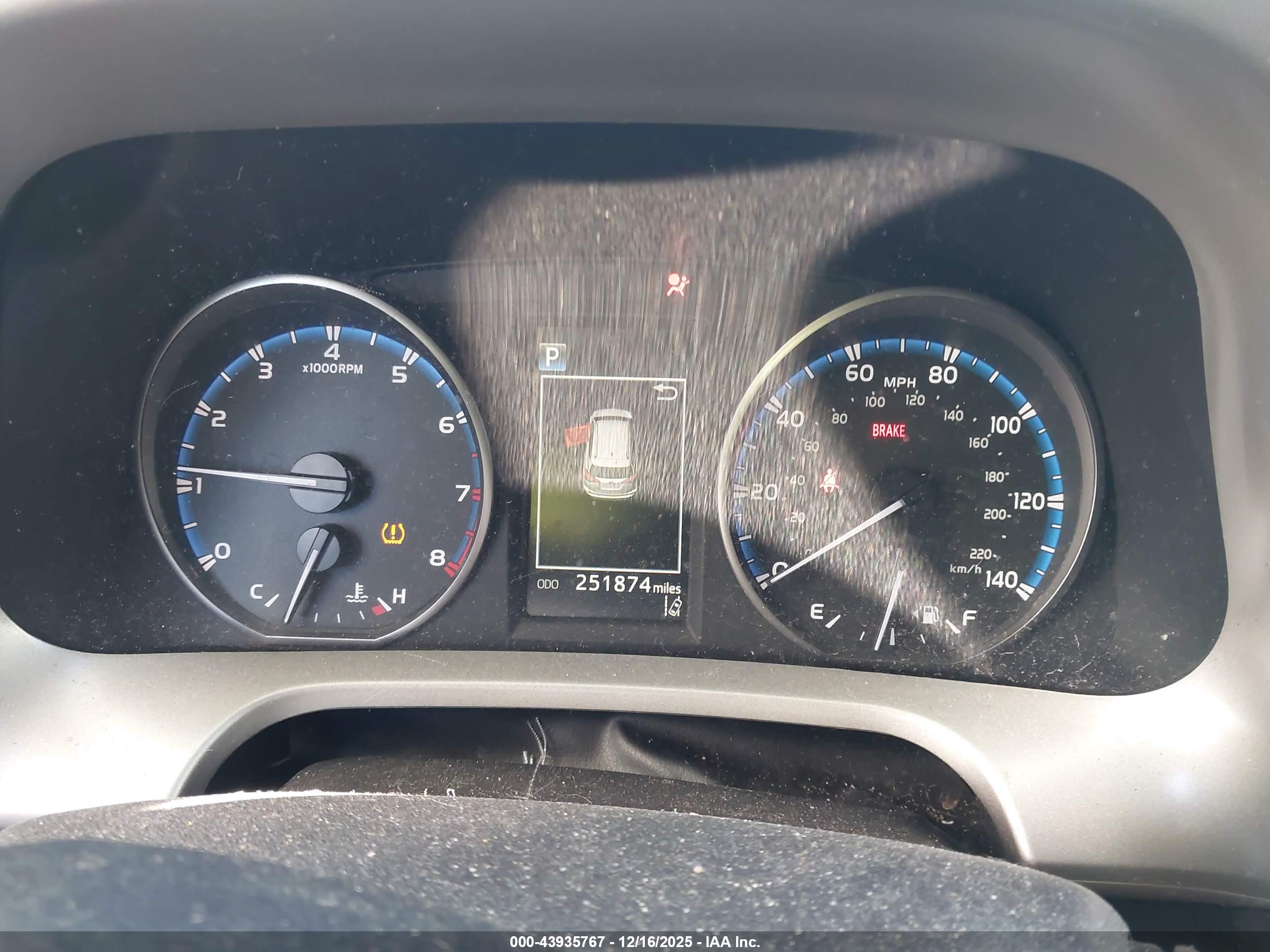 TOYOTA RAV4 image 7