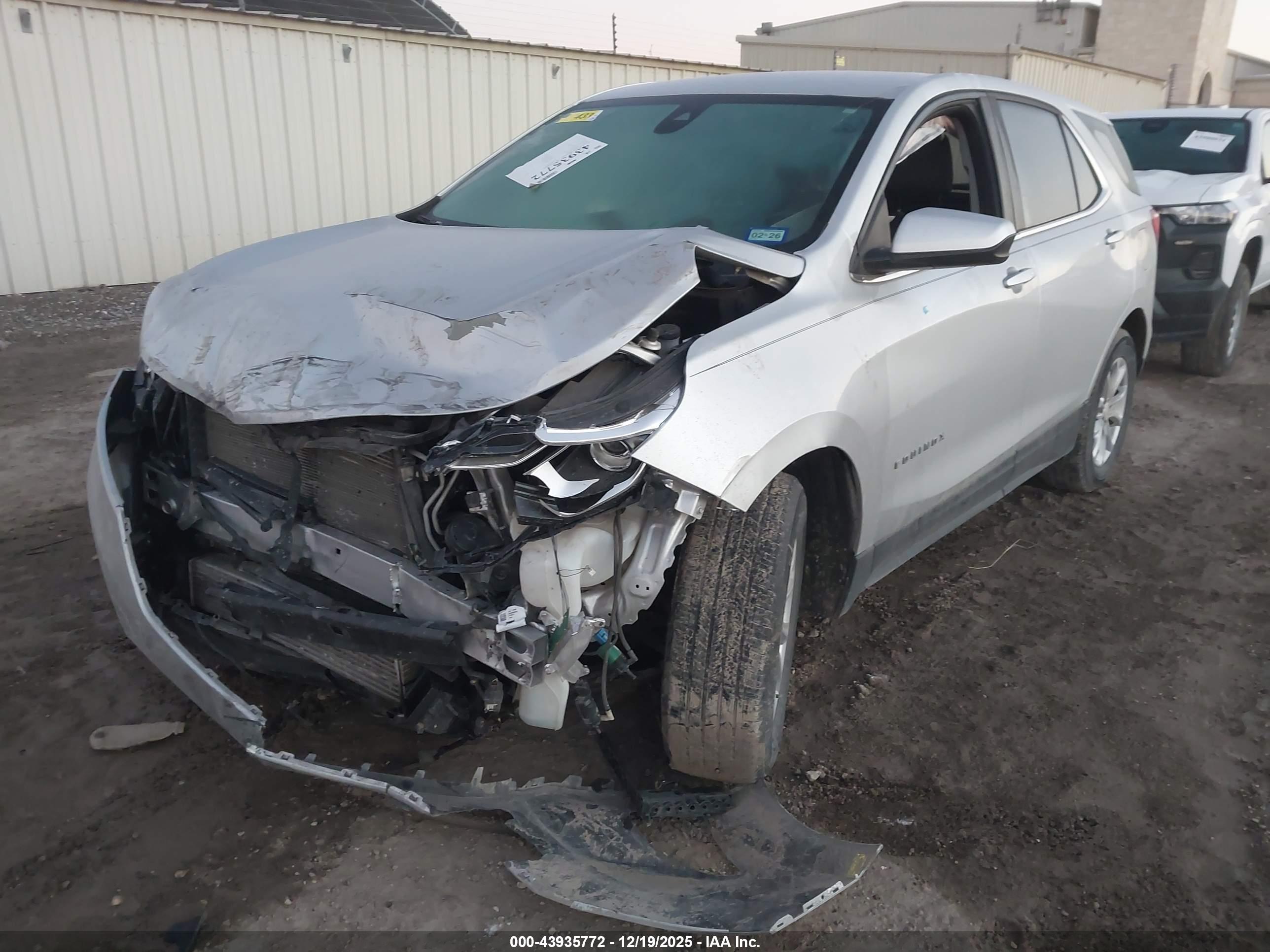 CHEVROLET EQUINOX image 2