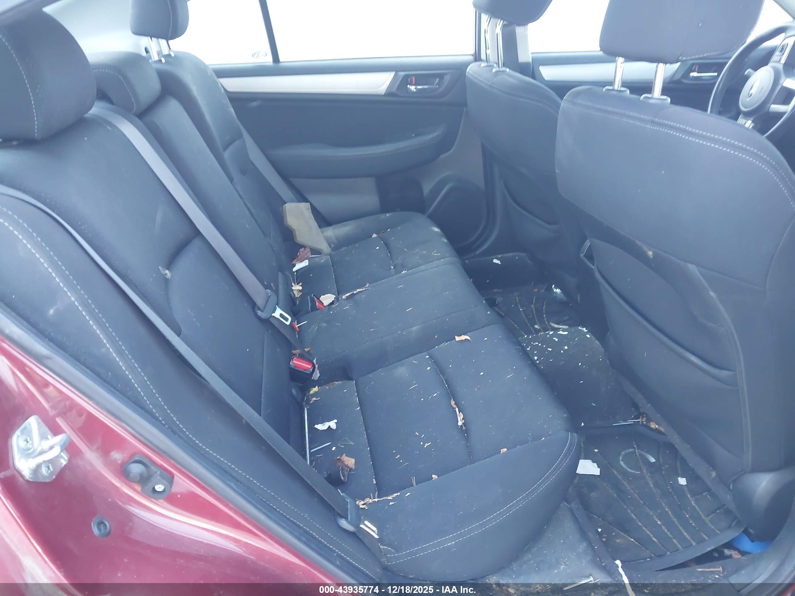 SUBARU LEGACY image 8