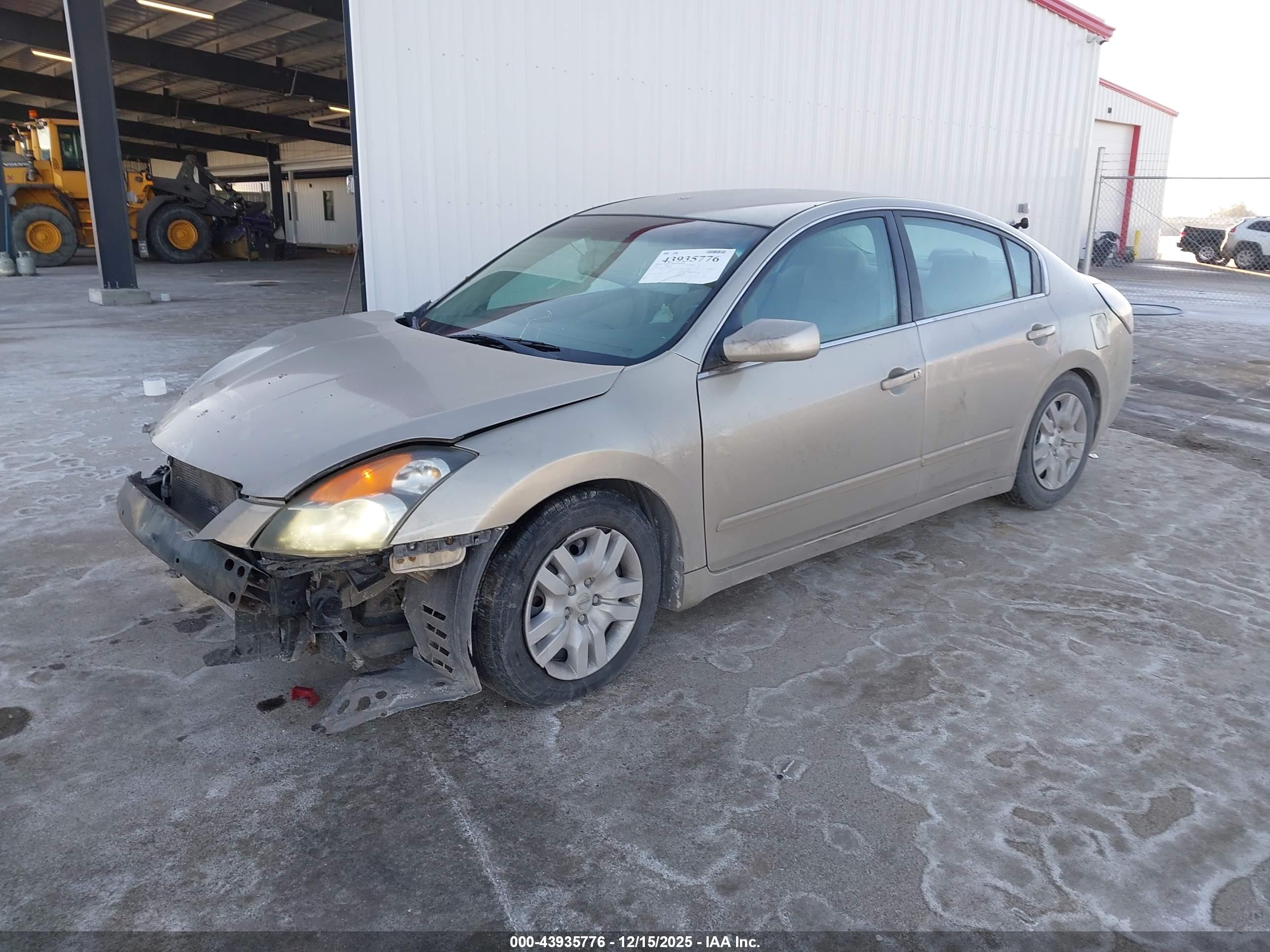 NISSAN ALTIMA image 2
