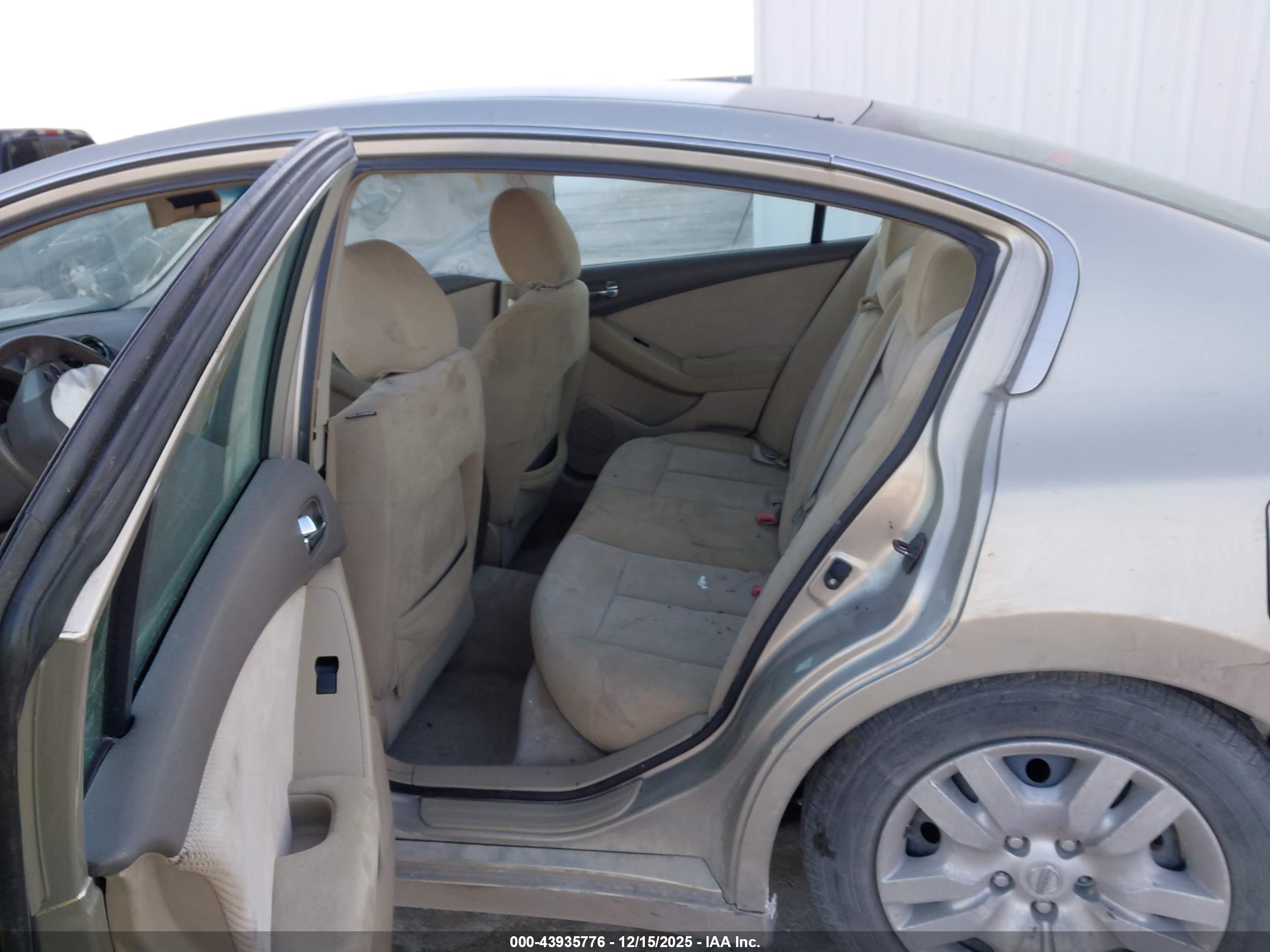 NISSAN ALTIMA image 8