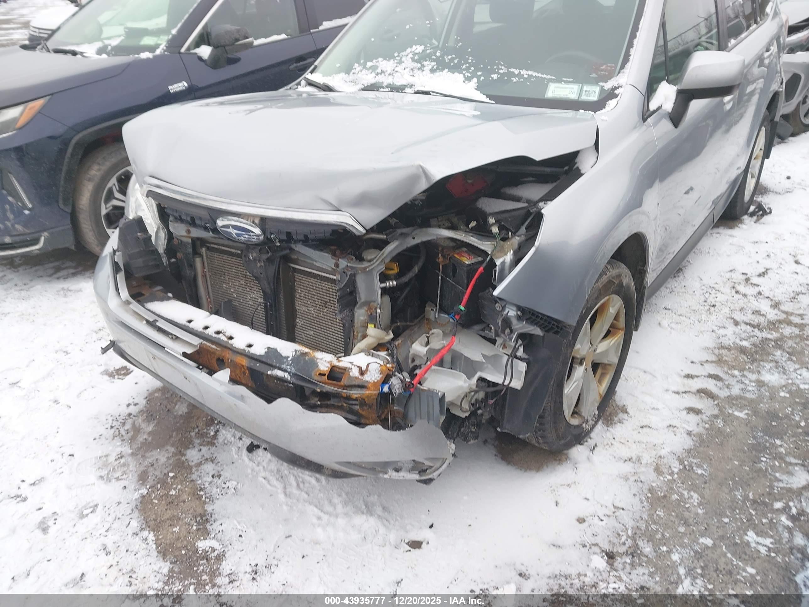 SUBARU FORESTER image 6