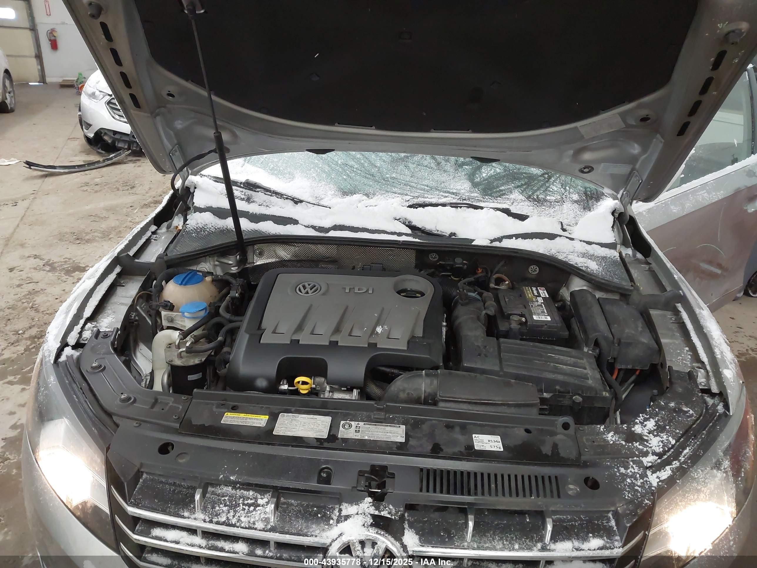 VOLKSWAGEN PASSAT image 10