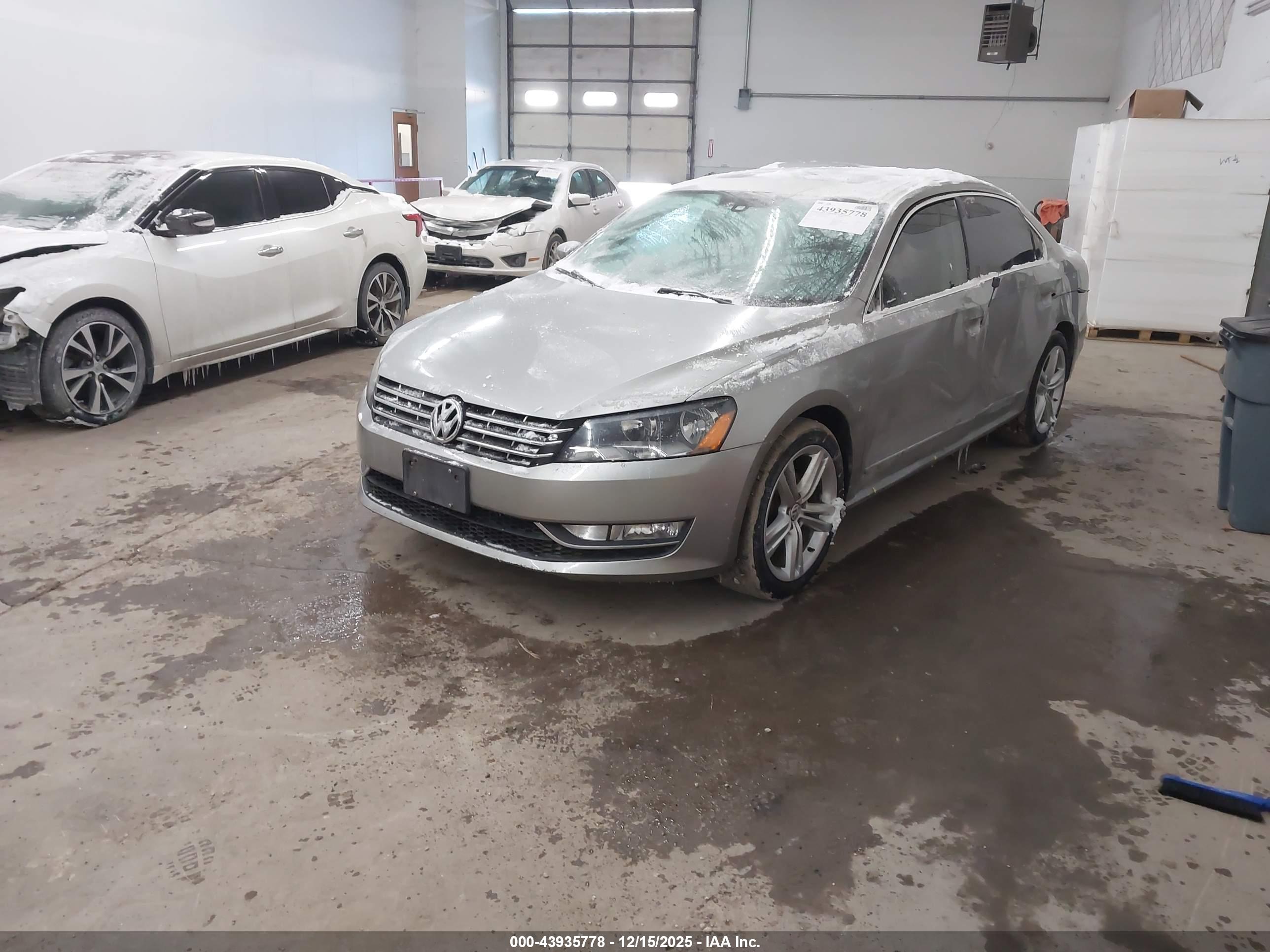 VOLKSWAGEN PASSAT image 2