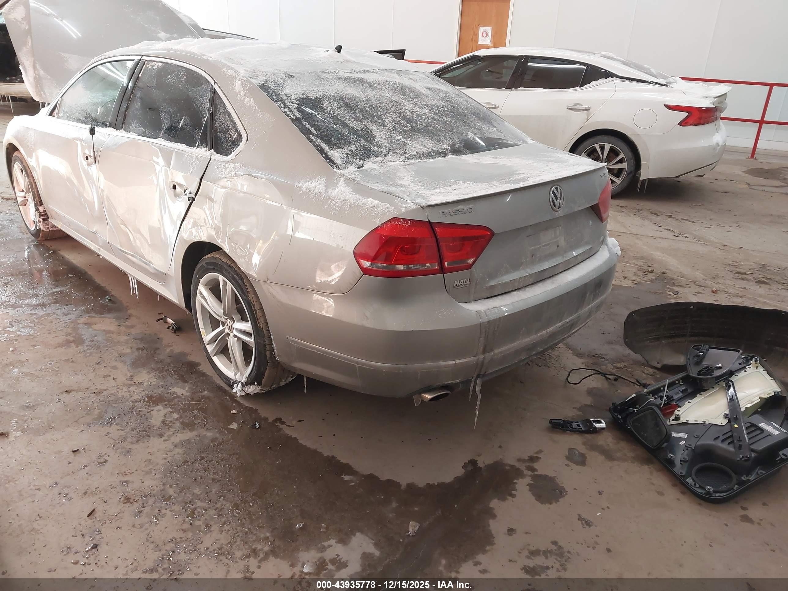 VOLKSWAGEN PASSAT image 3