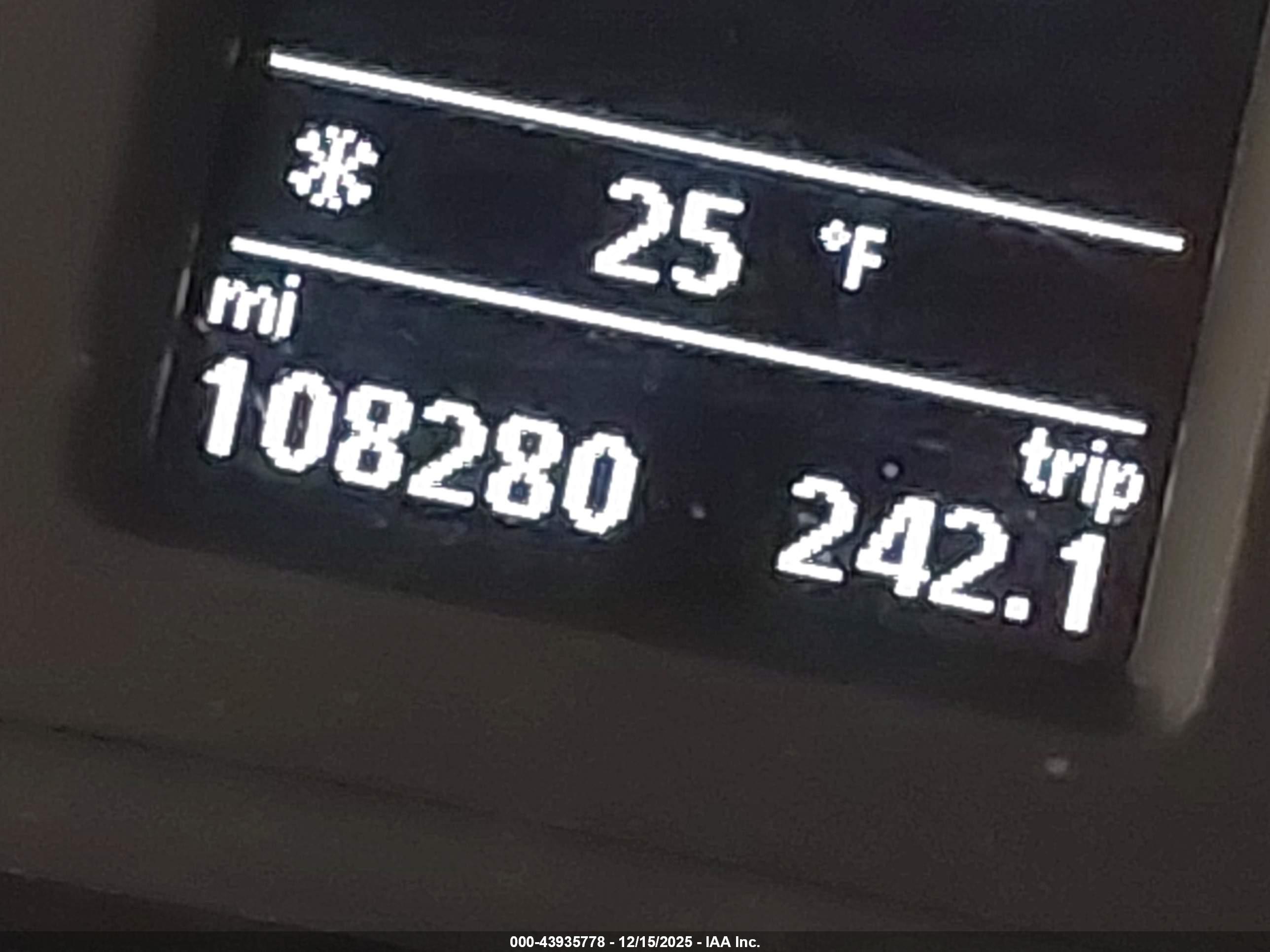 VOLKSWAGEN PASSAT image 7