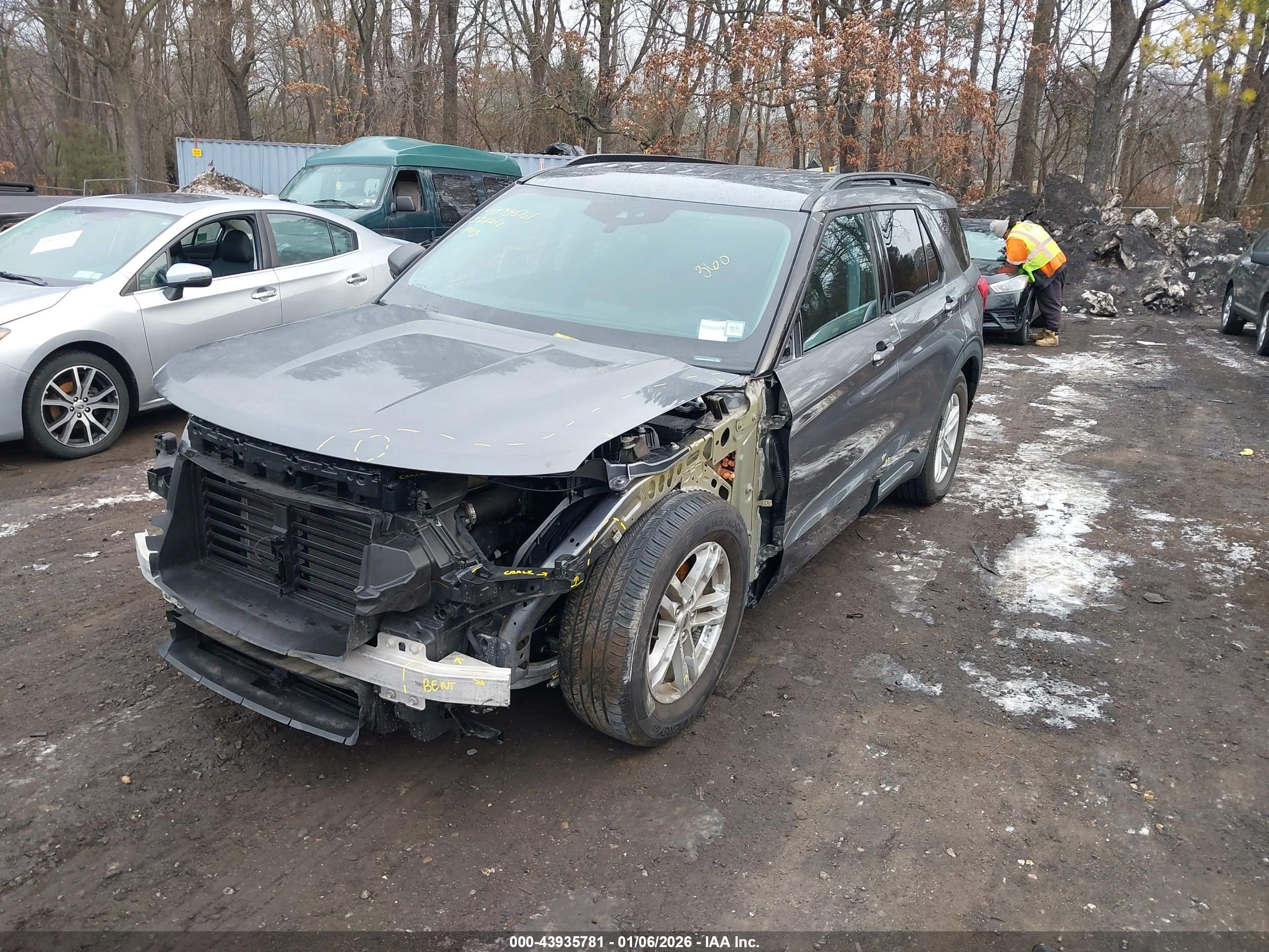 FORD EXPLORER image 2