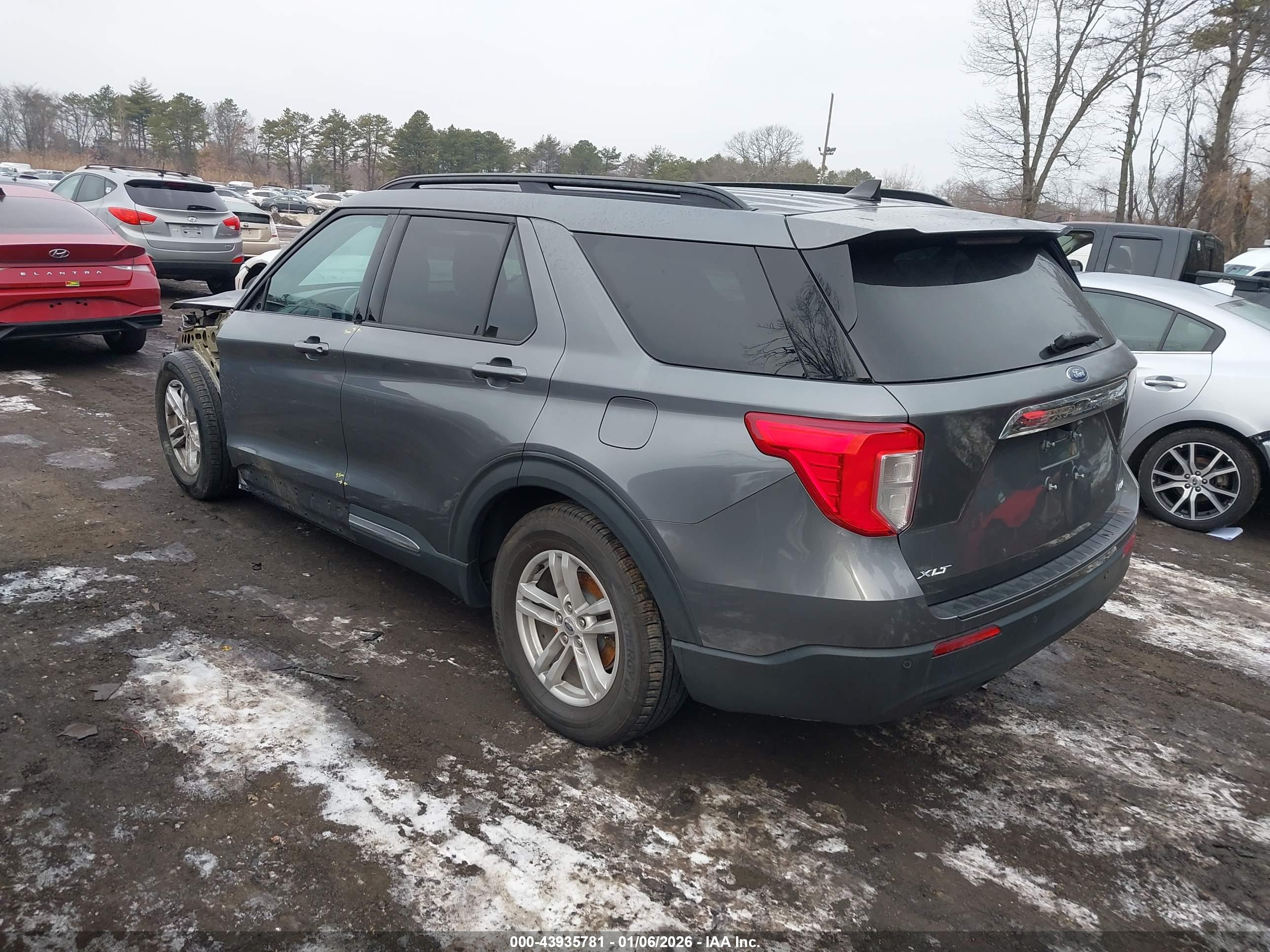 FORD EXPLORER image 3