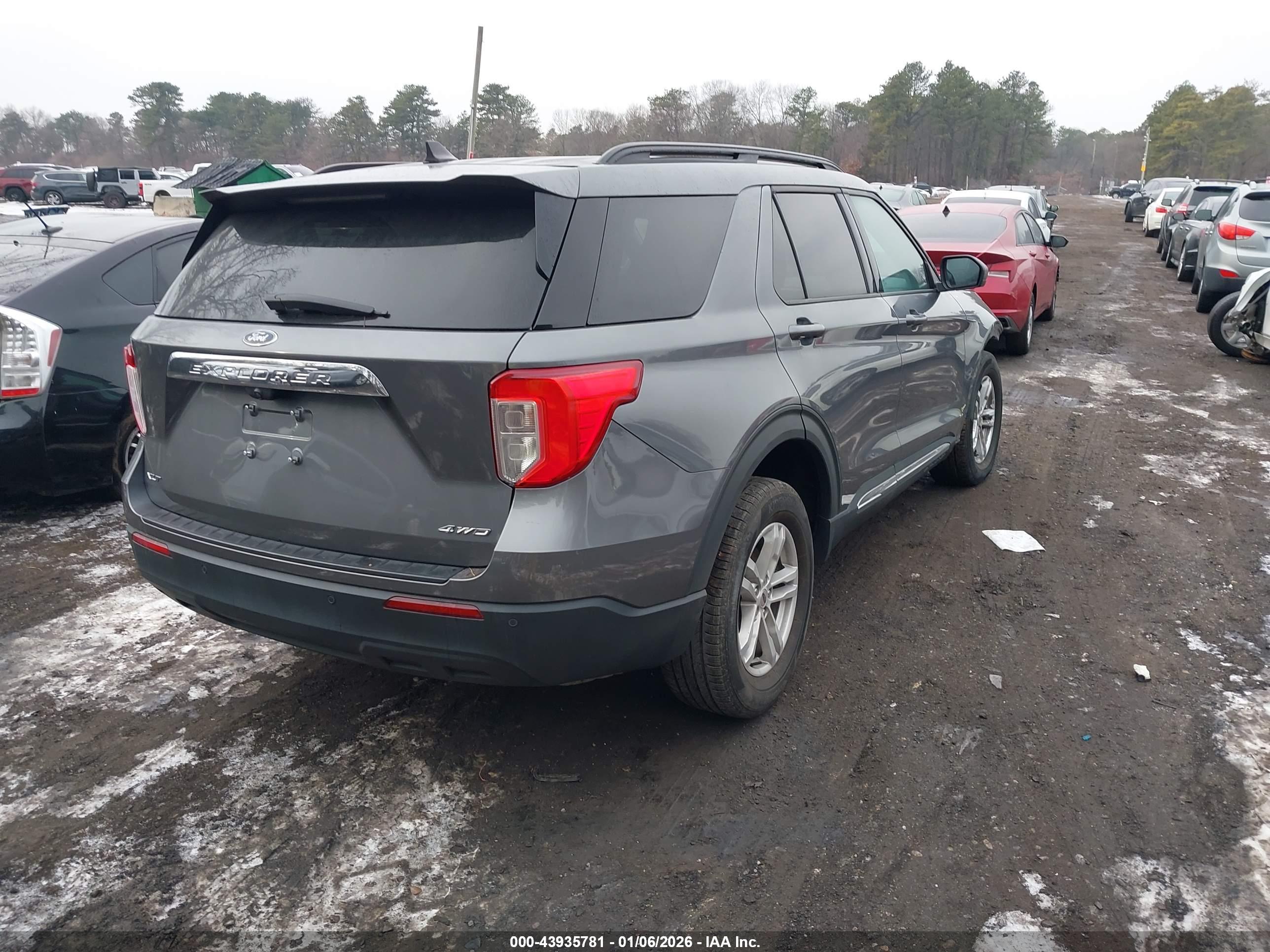 FORD EXPLORER image 4