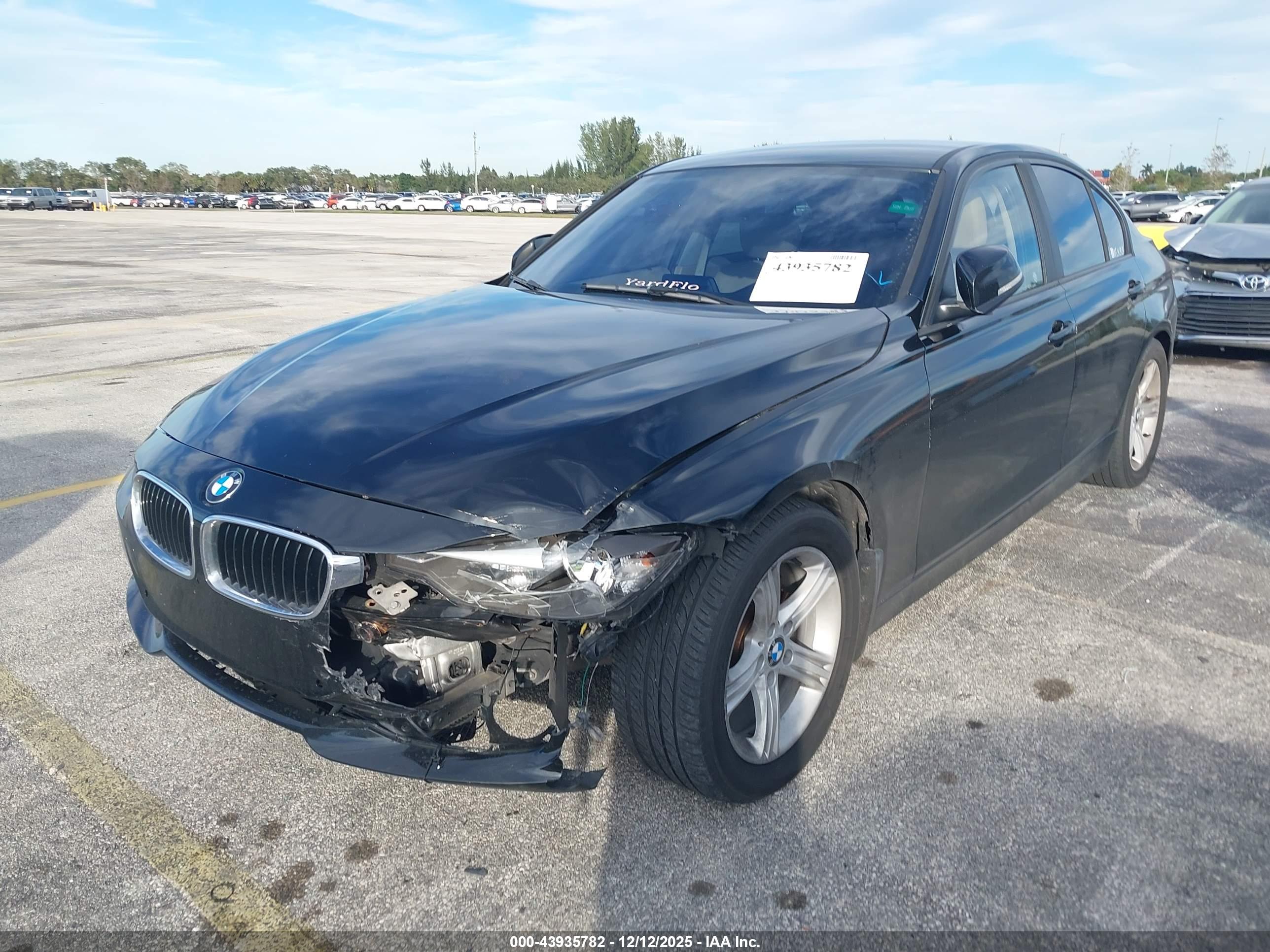 BMW 320I image 6