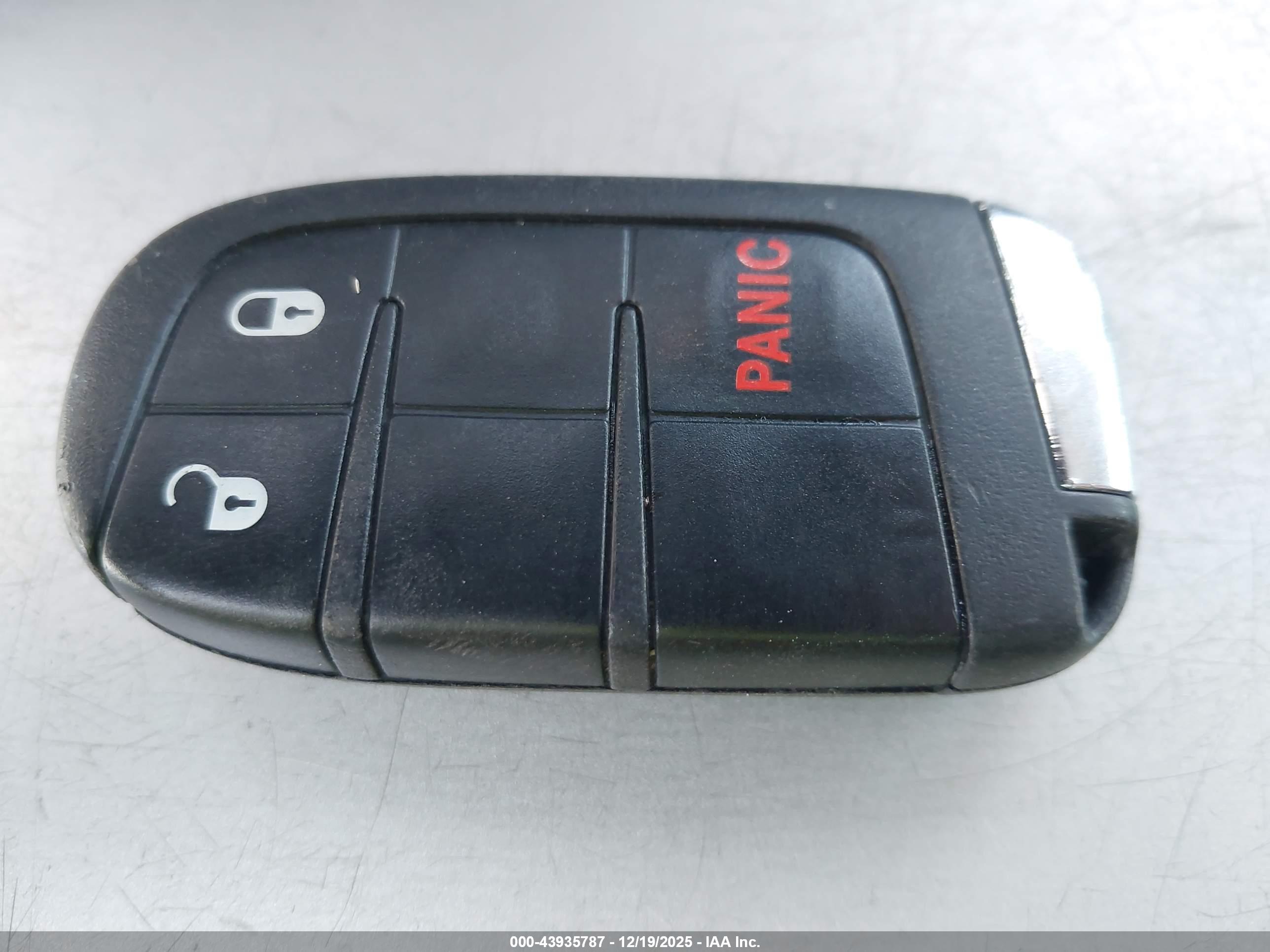 JEEP RENEGADE image 11