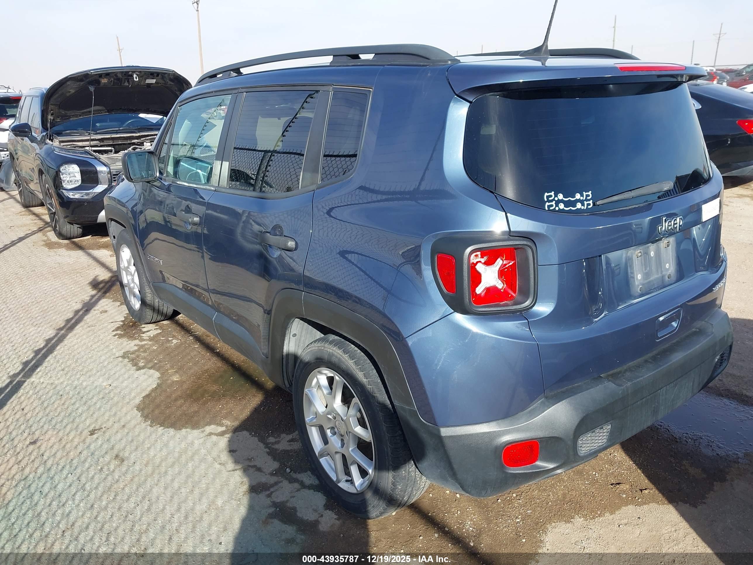 JEEP RENEGADE image 3