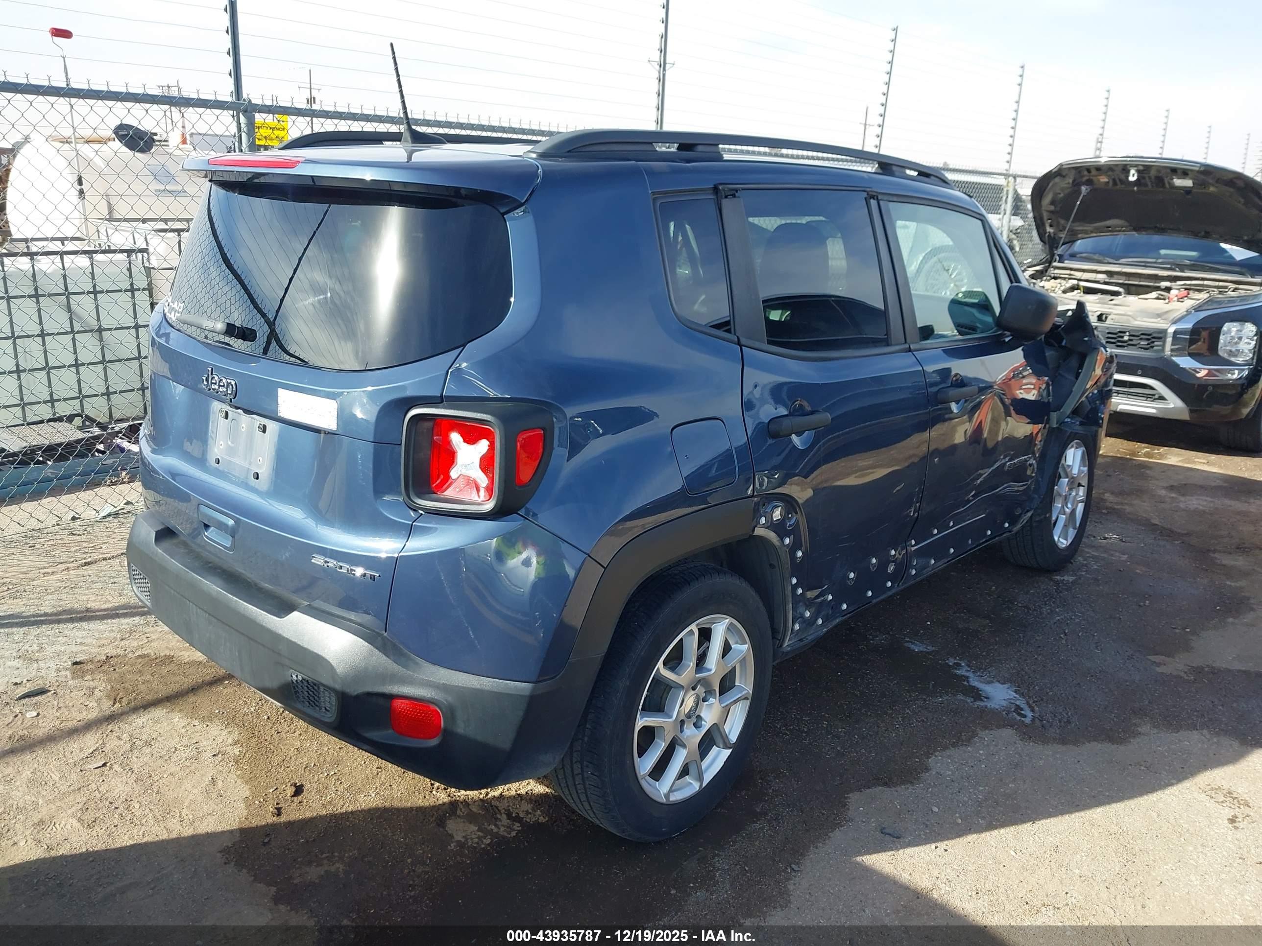 JEEP RENEGADE image 4