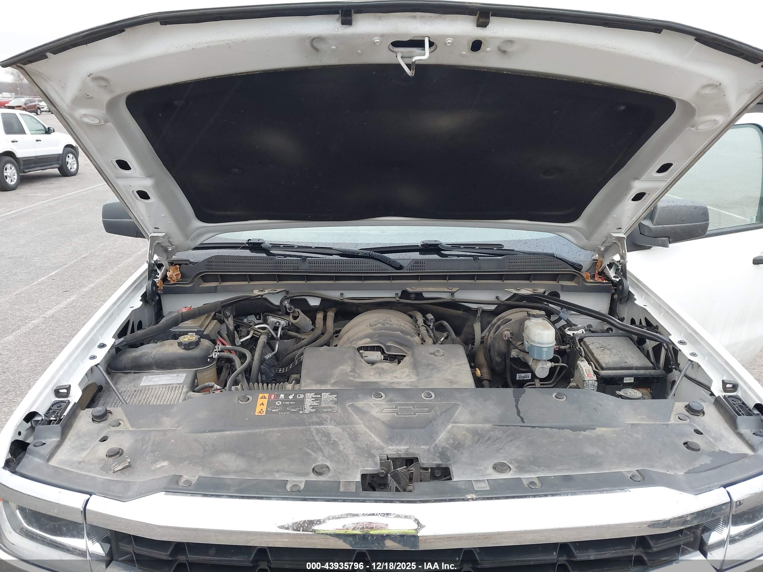 CHEVROLET SILVERADO image 10