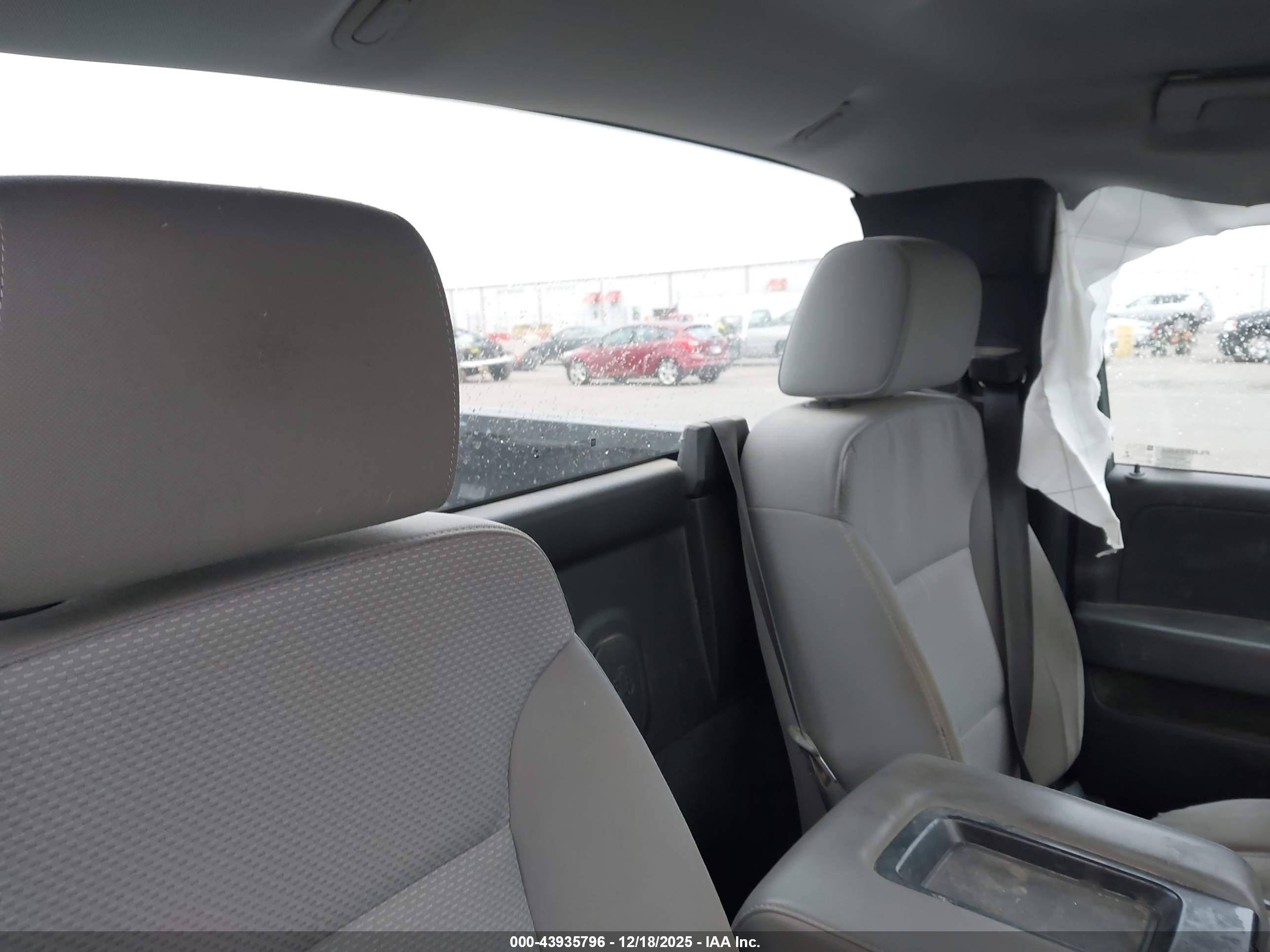 CHEVROLET SILVERADO image 8
