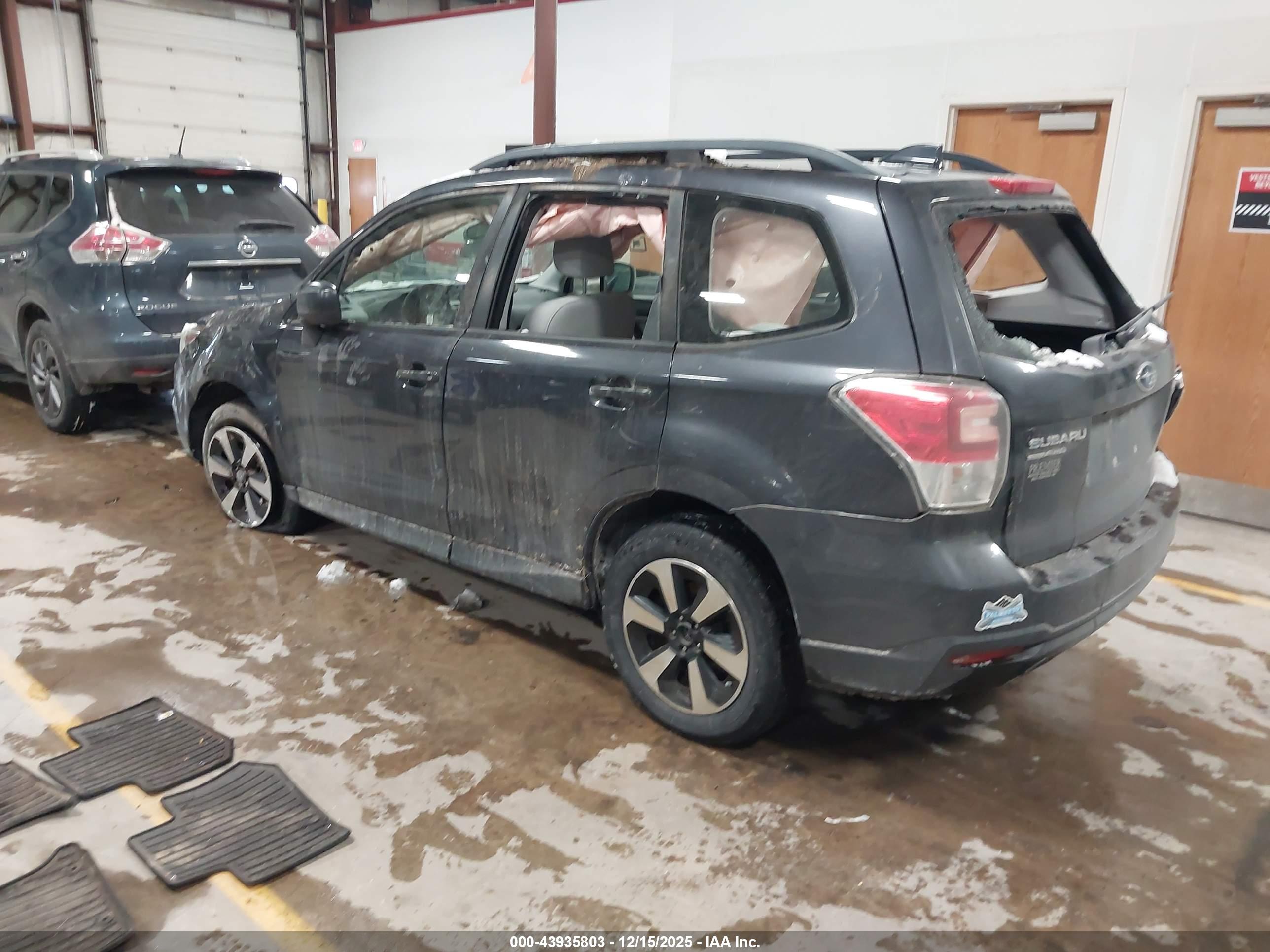 SUBARU FORESTER image 3