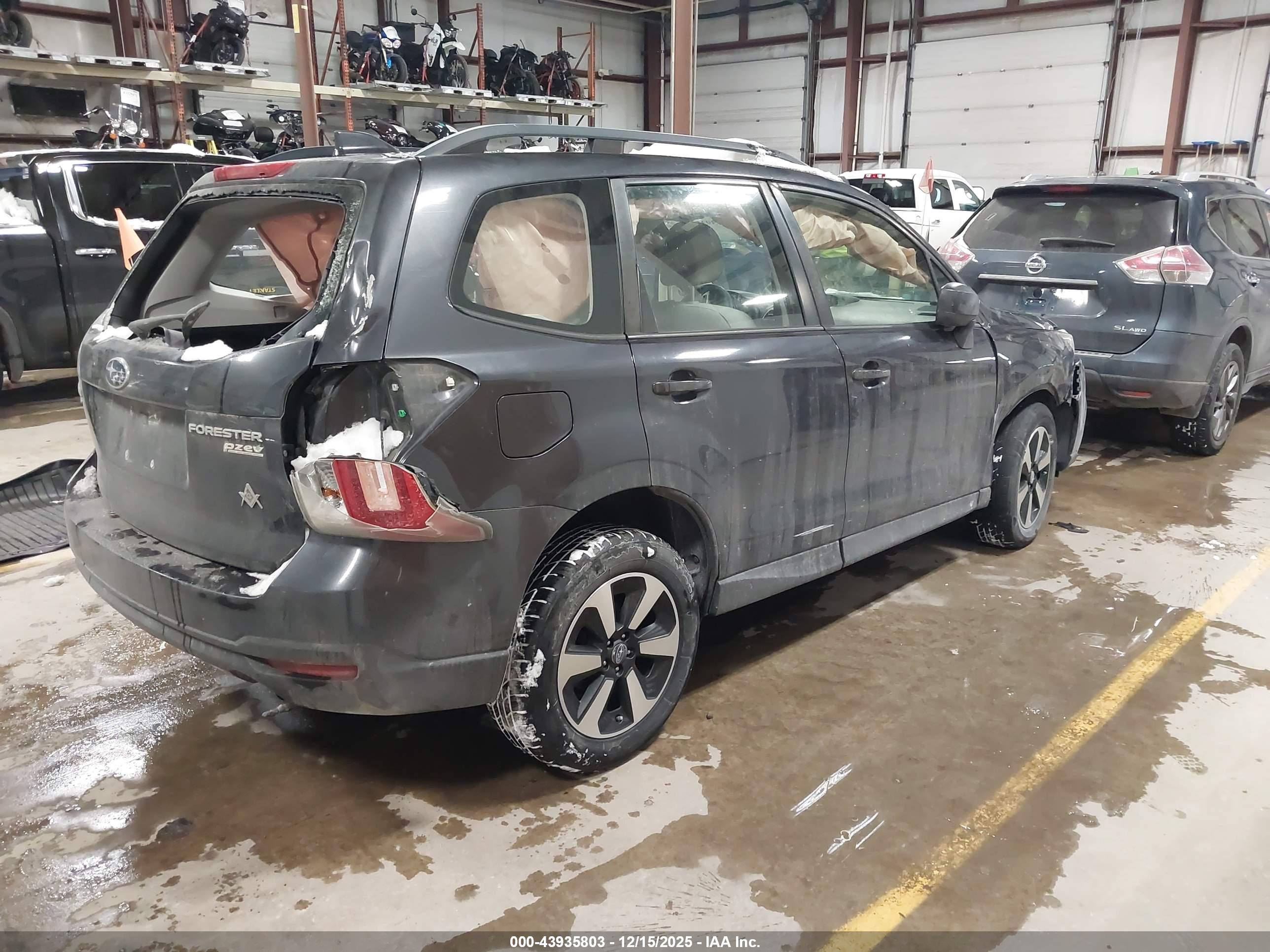 SUBARU FORESTER image 4