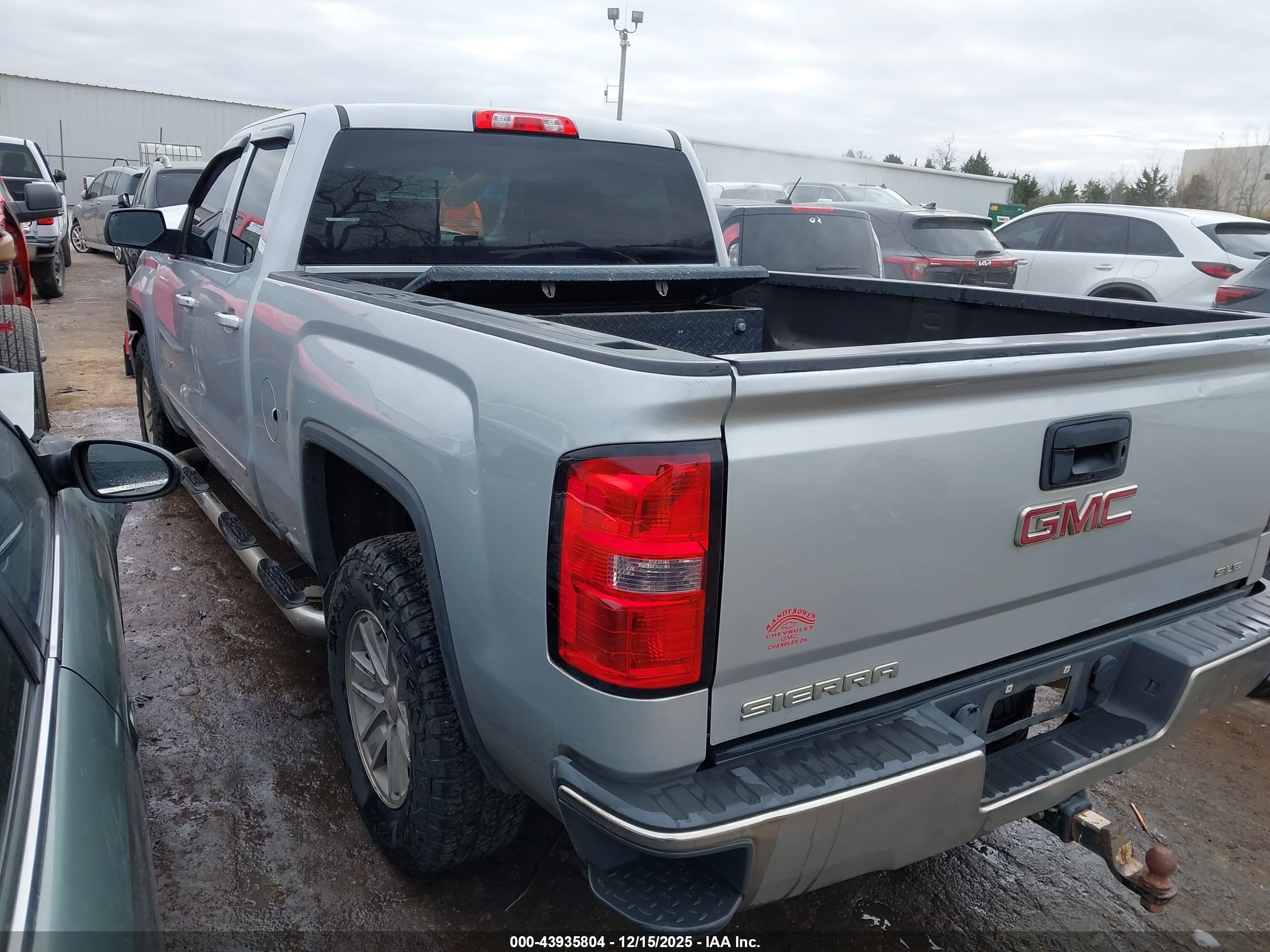 GMC SIERRA image 3