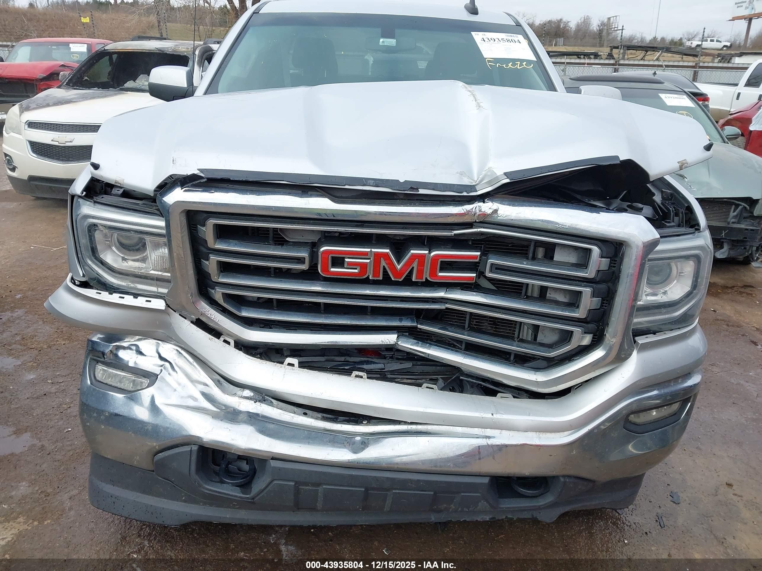 GMC SIERRA image 6